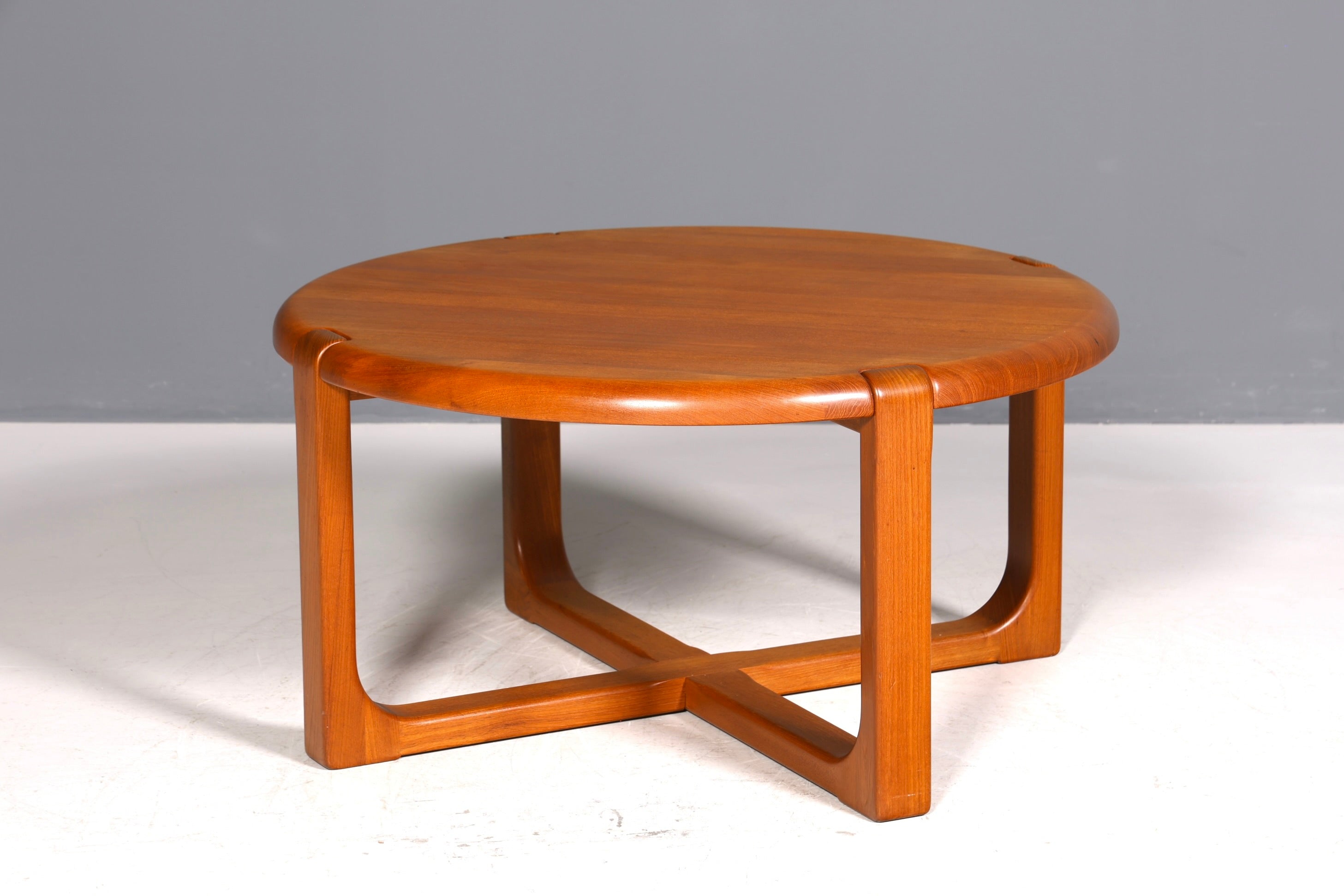 Stilvoller Mid Century Couchtisch Teak Holz Ablagetisch designed by Niels Bach für Randers Vintage Coffee Table 60s Wohnzimmertisch