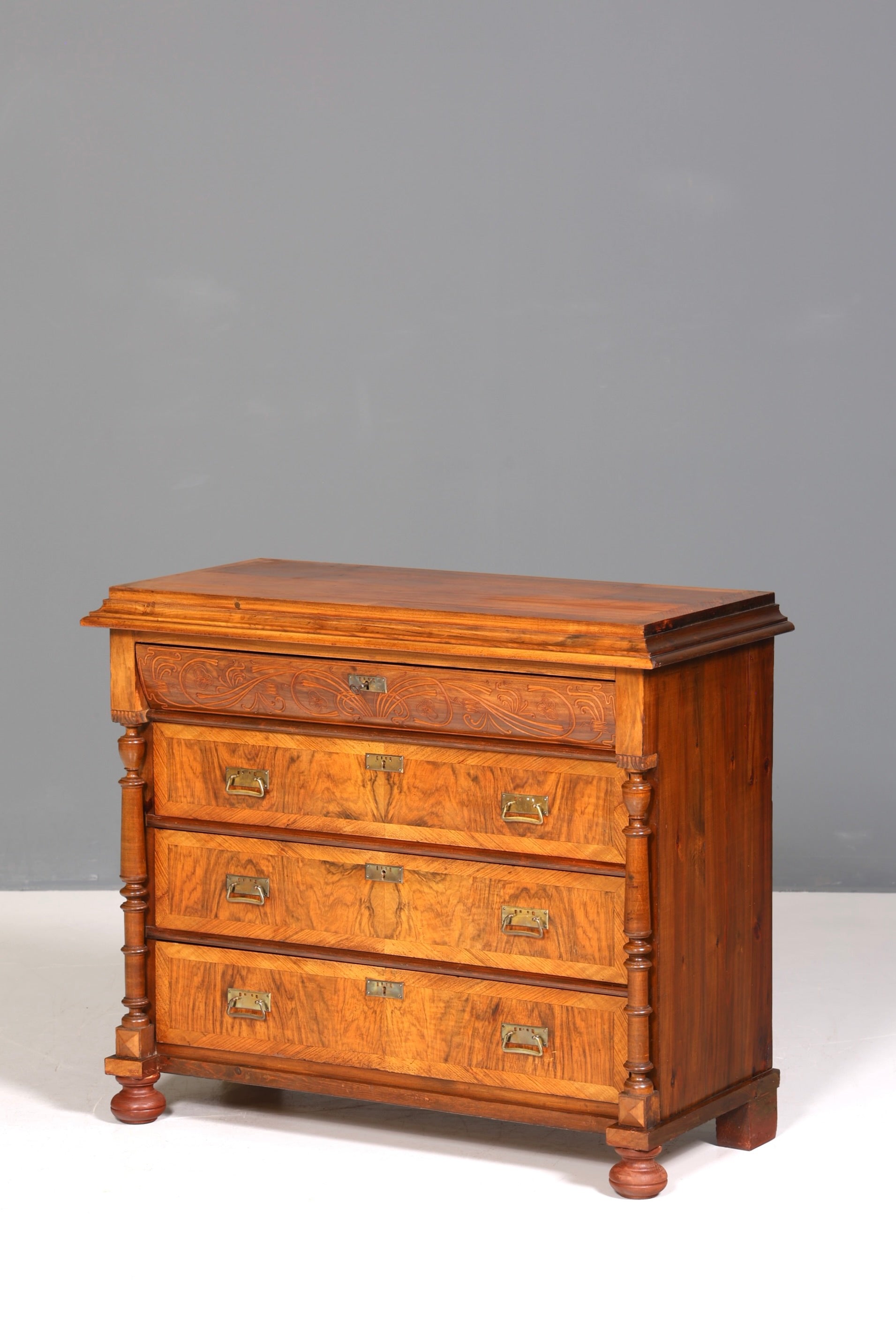 Traumhafte Gründerzeit Kommode Louis Philippe Nussbaum Schubladen Kommode Sideboard um 1880