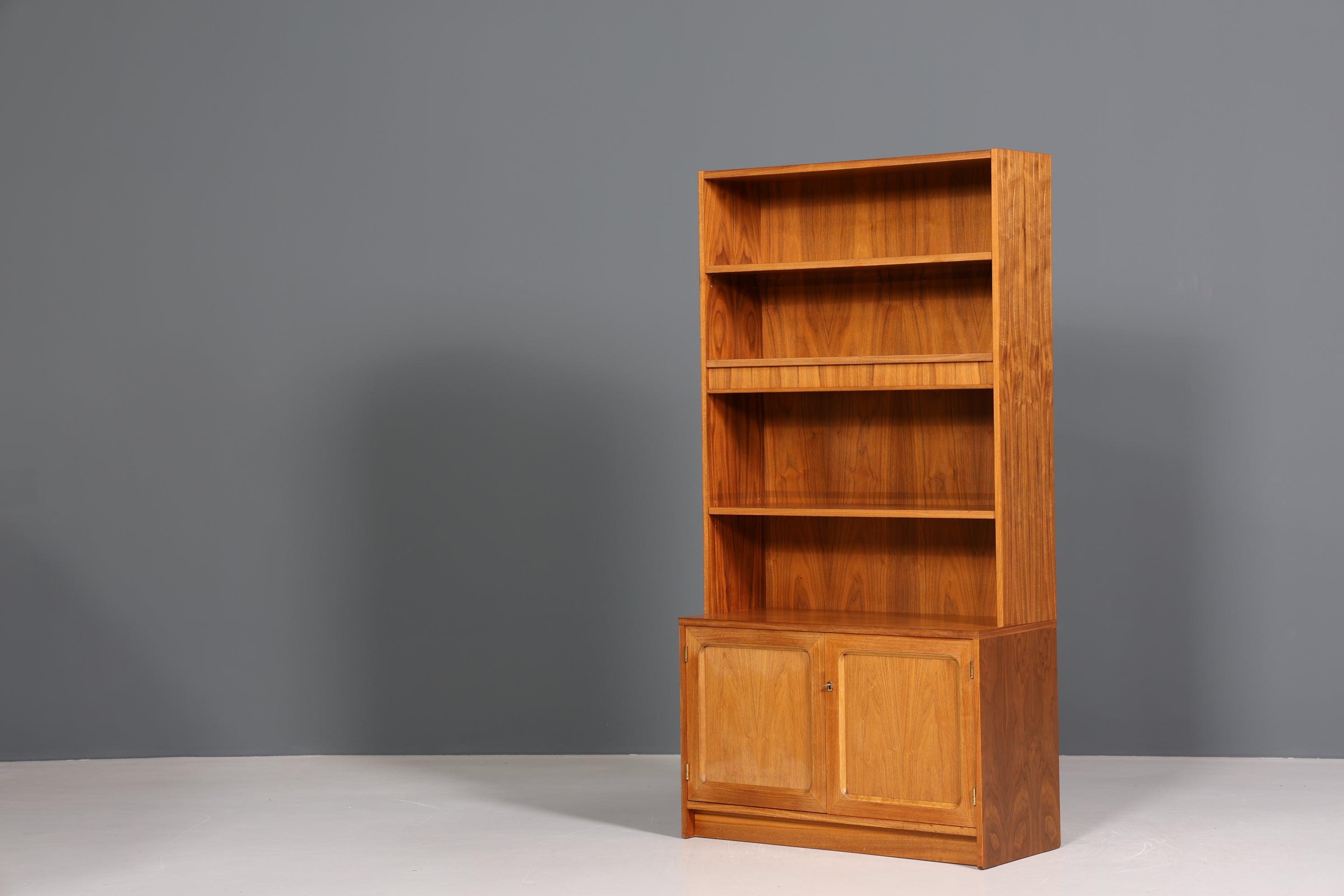 Stilvolles Mid Century Regal "Made in Denmark" Nussbaum Schrank Retro Kommode