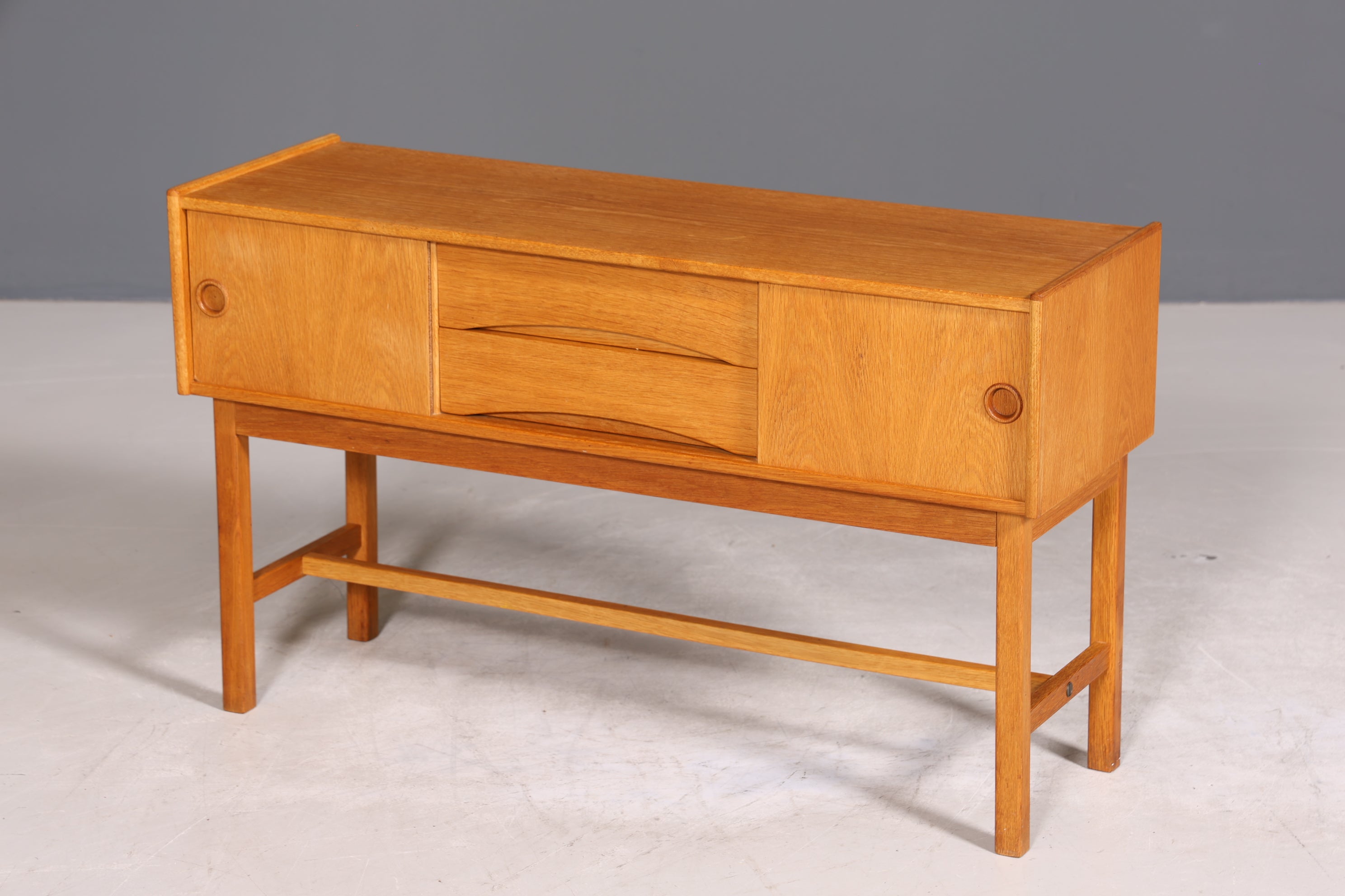 Wunderschöne Mid Century Kommode Danish Design Flurkommode TV Schrank 60s Schiebetür Kommode