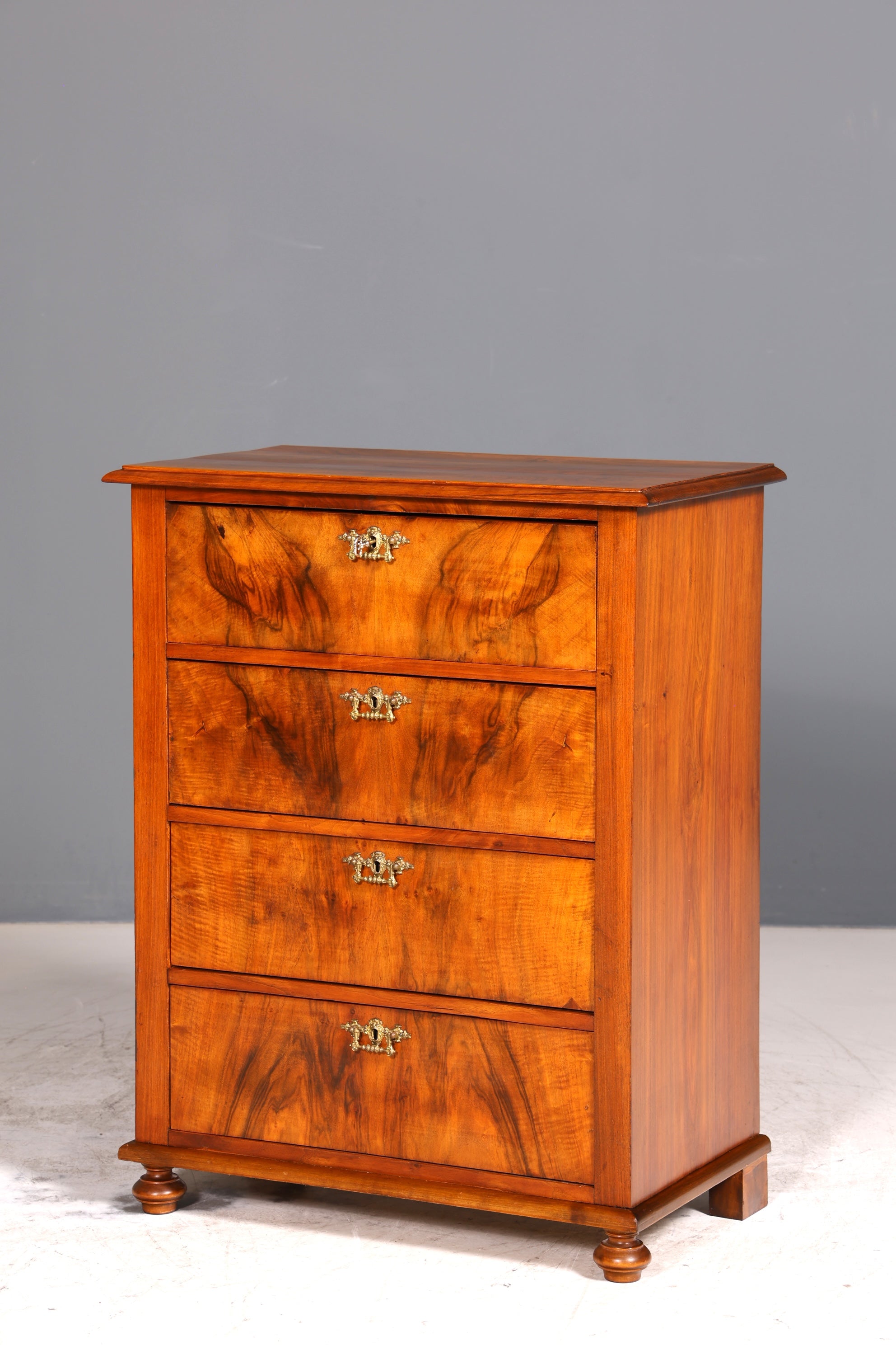 Stilvolle Louis Philippe Kommode Gründerzeit Schubladen Kommode Wäschekommode um 1880