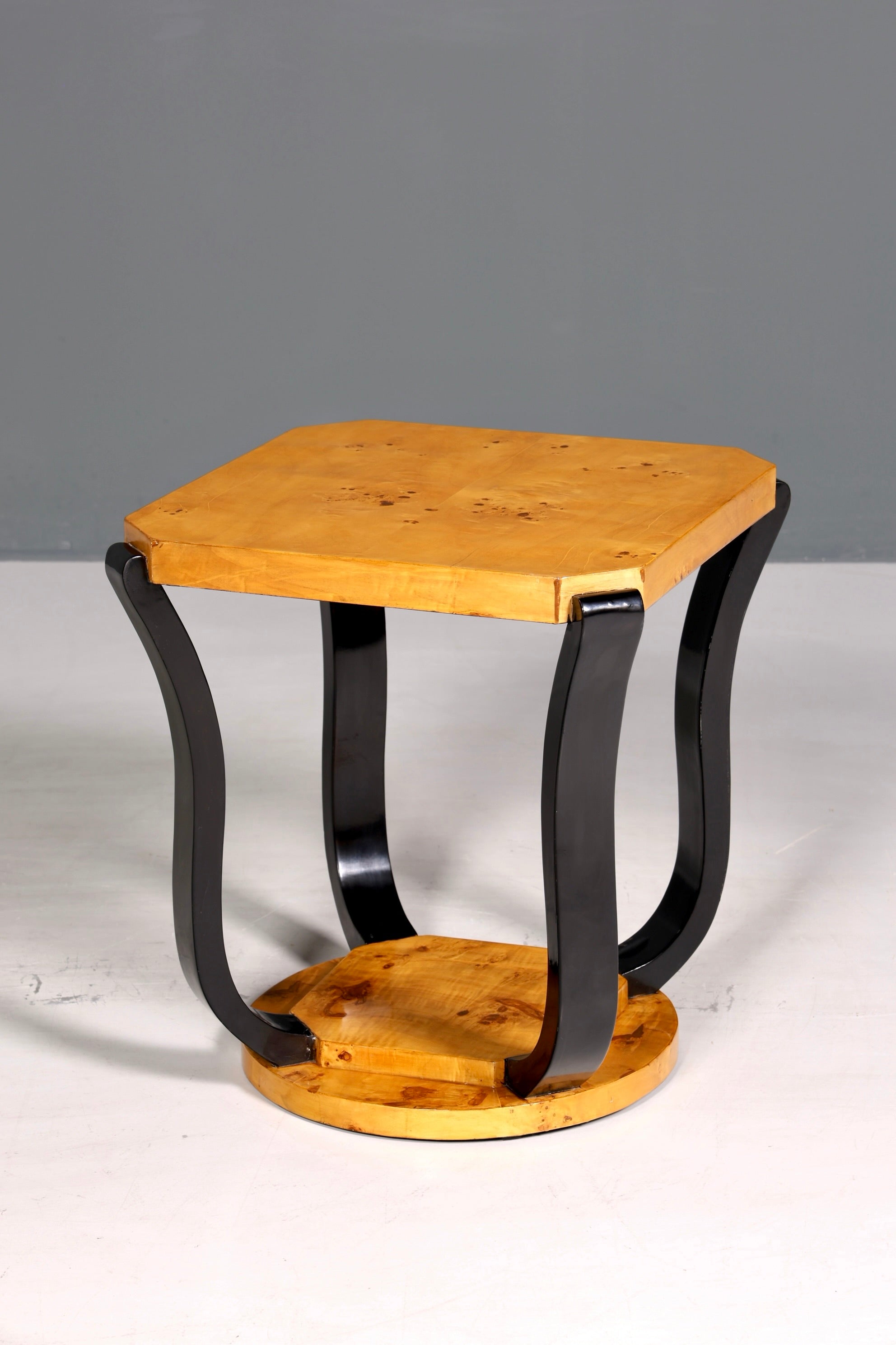 Wunderschöner Art Deco Design Beistelltisch Antik Stil Couchtisch Ablagetisch