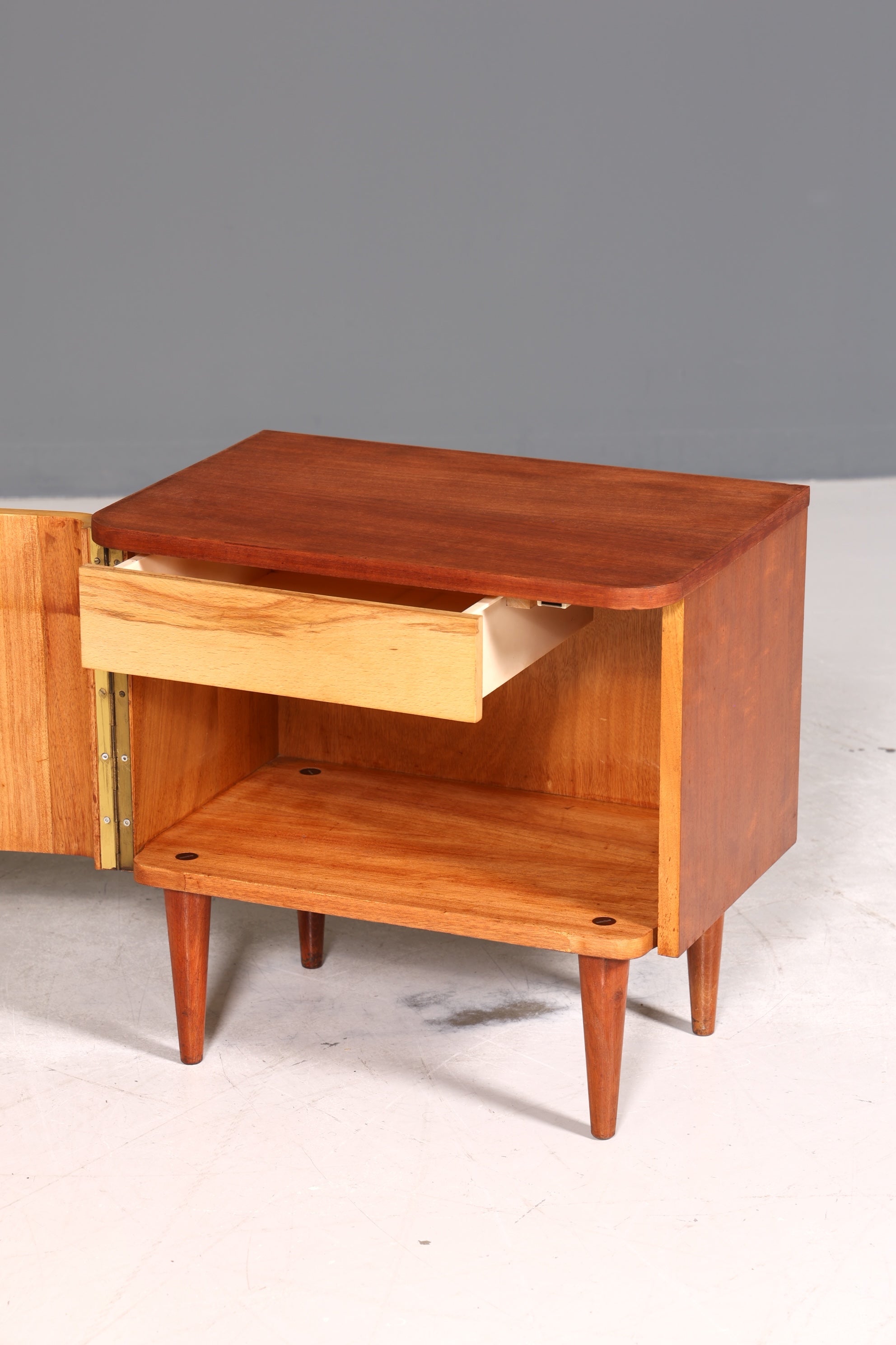 Wunderschöner Mid Century Nachttisch Vintage Schrank 60s Night Stand 1 von 2