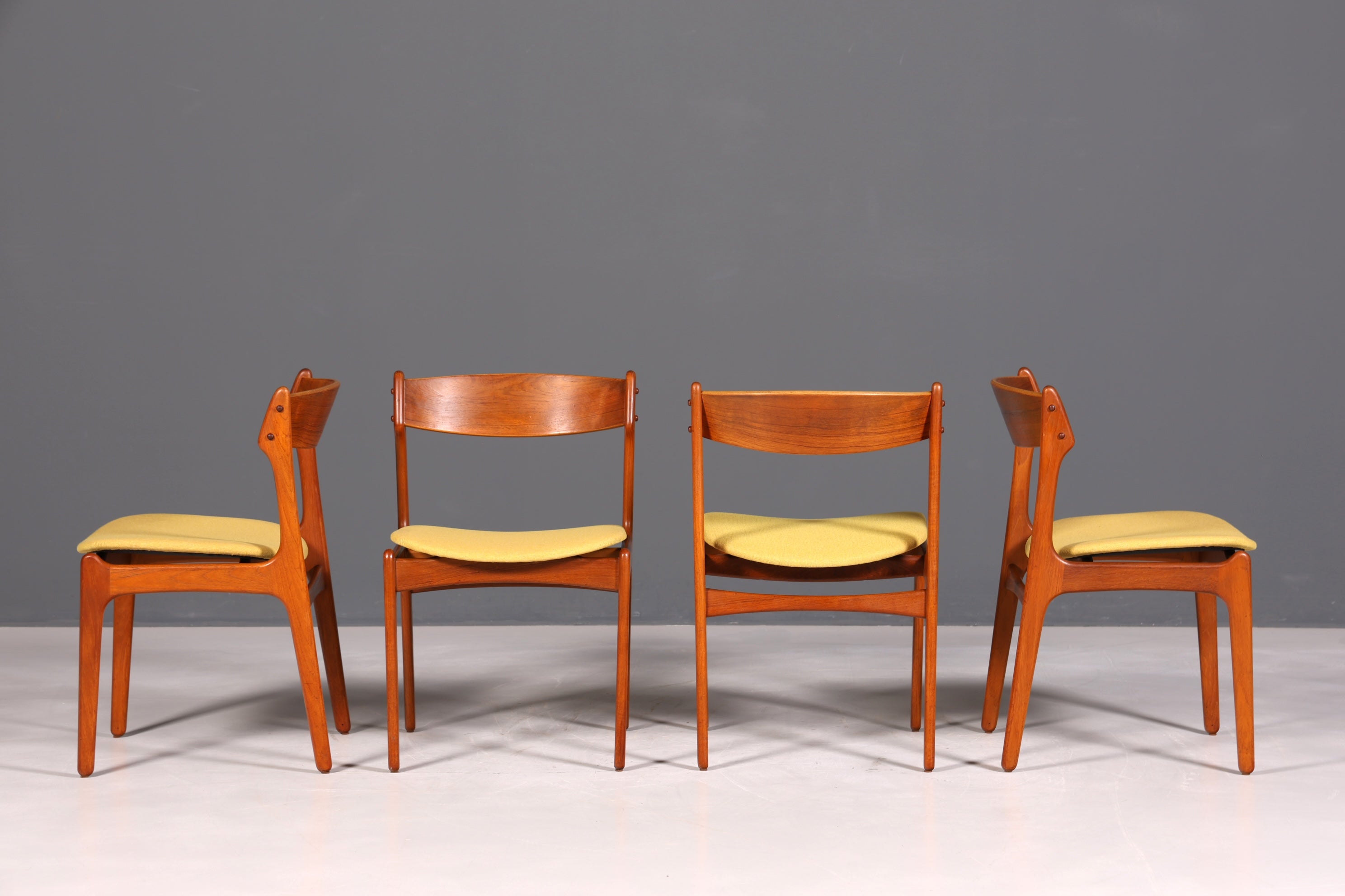 4x Original Erik Buch Stühle von Oddense Maskinsnedkeri A-S Mid Century Danish Design Teak Holz Esszimmer Stühle Küchenstühle