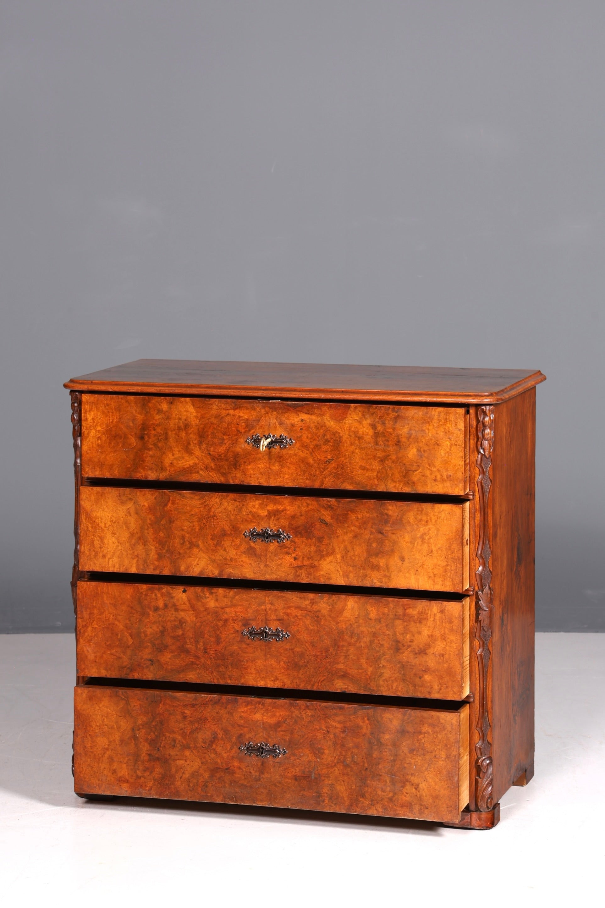 Edle Louis Philippe Kommode Nussbaum Gründerzeit Schubladenkommode um 1890