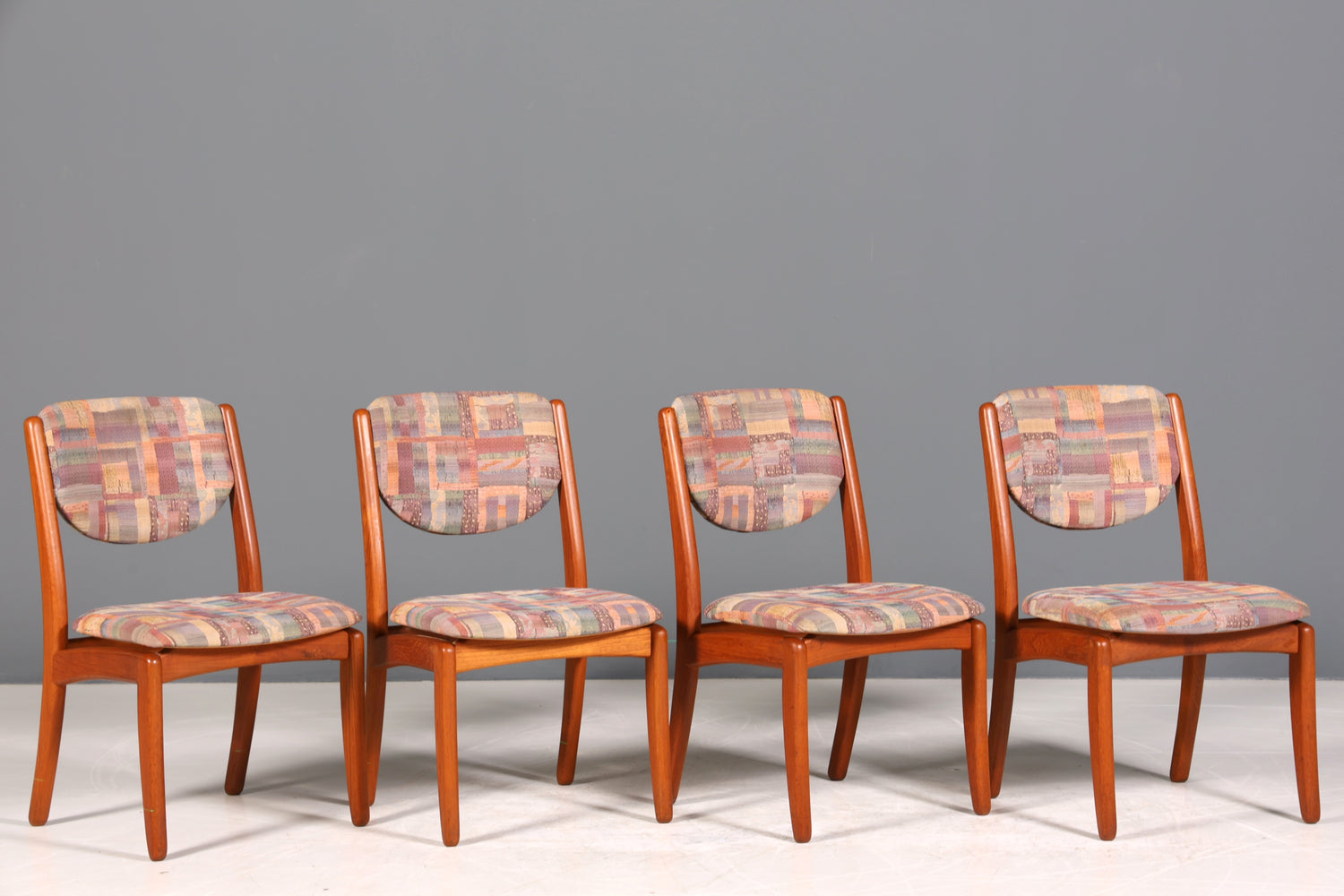 4x Schlichte Mid Century Stühle Retro Stuhlset Danish Design Küchenstühle Teak Holz Esszimmer Stühle