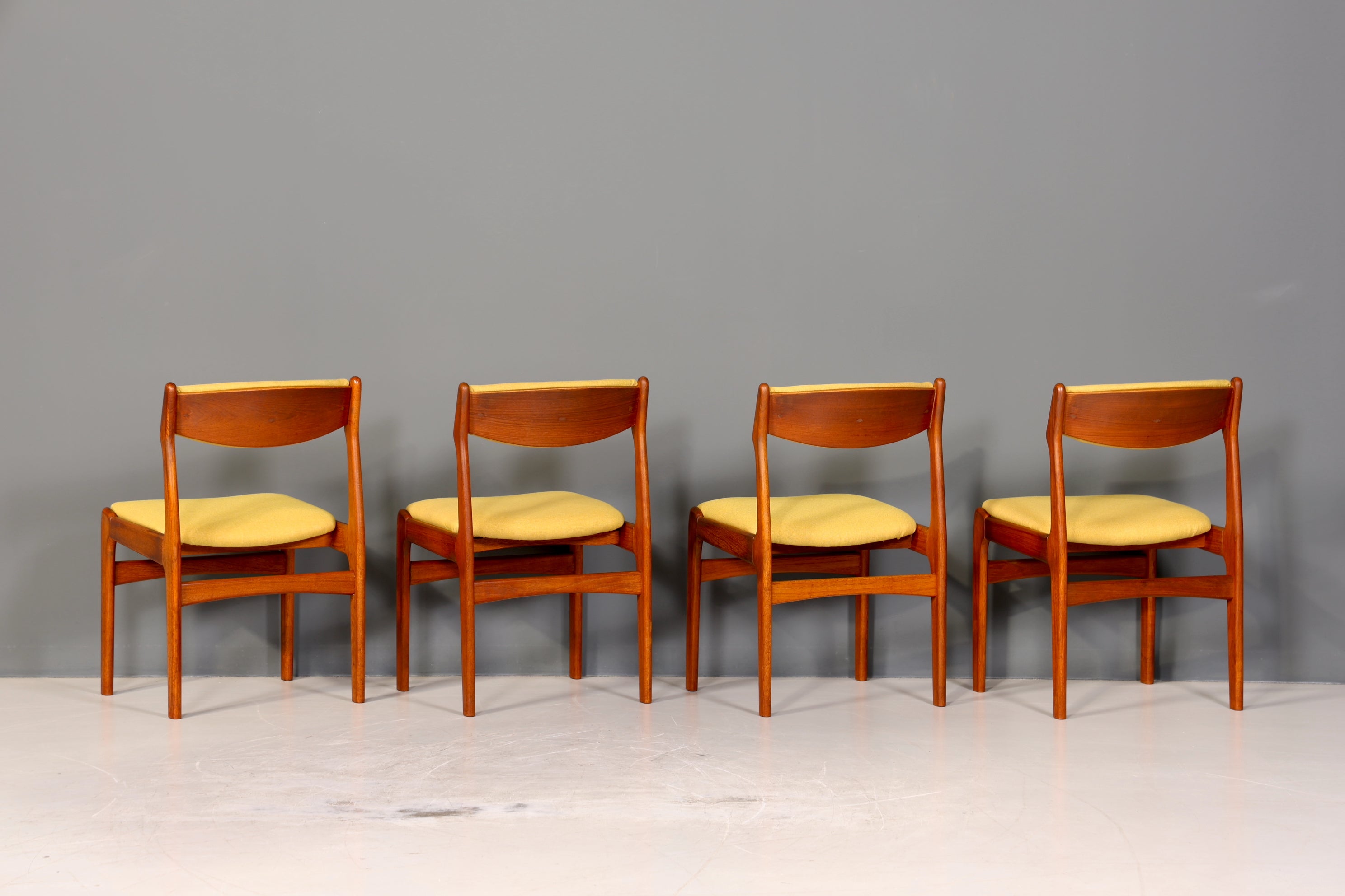 4x Mid Century Teak Holz Stühle Made in Denmark Retro Stuhlset Danish Design Küchenstühle