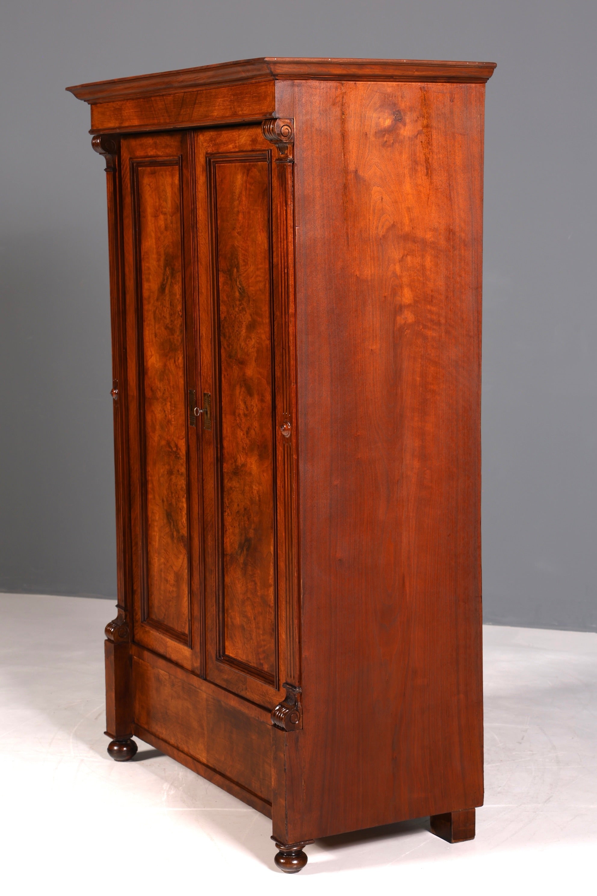 Edler Gründerzeit Schrank um 1880 Kleiderschrank Antik Jugendstil Wäscheschrank Dielenschrank