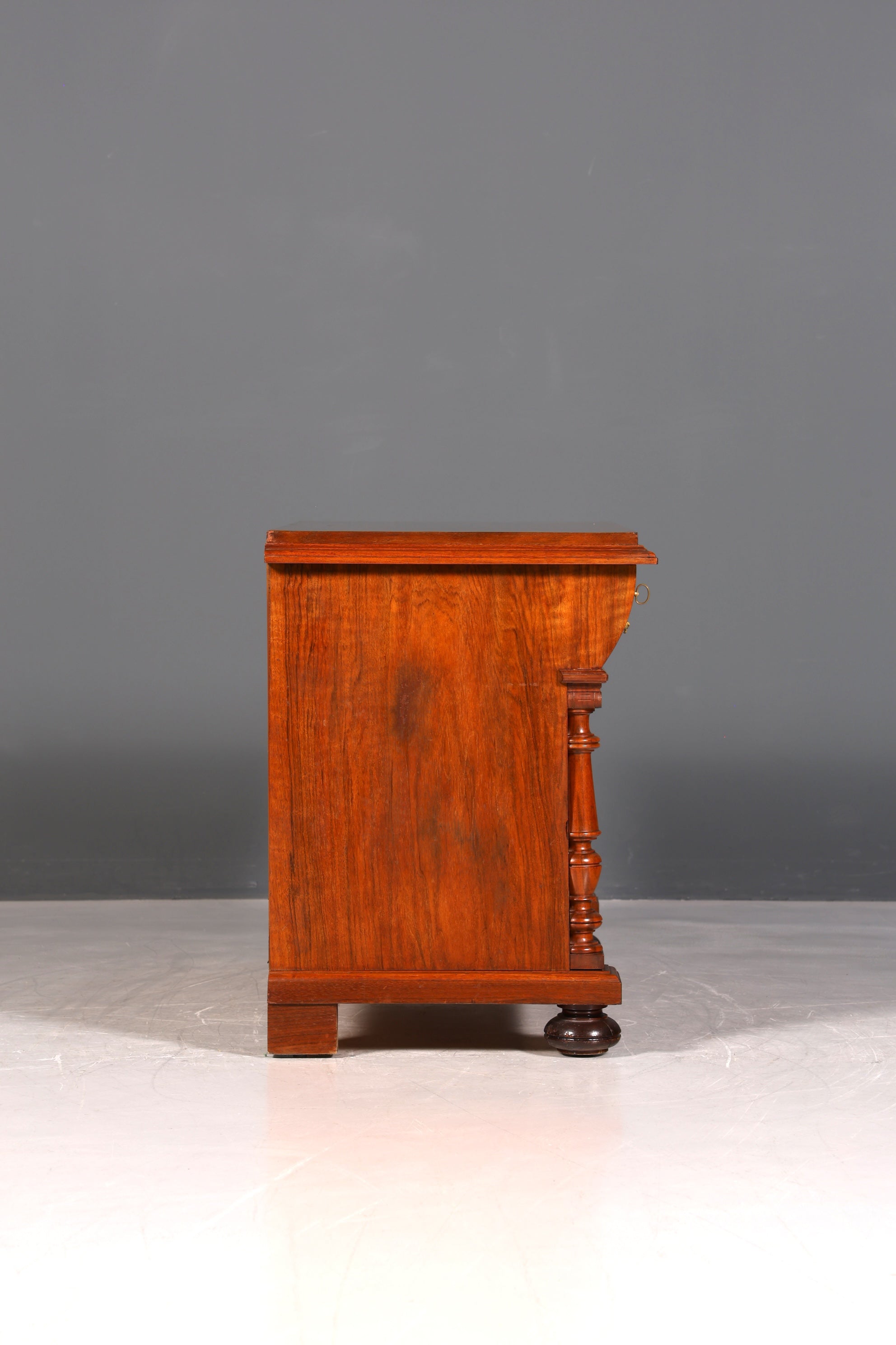 Edle Gründerzeit Kommode Louis Philippe Nussbaum Schubladen Kommode Sideboard um 1880