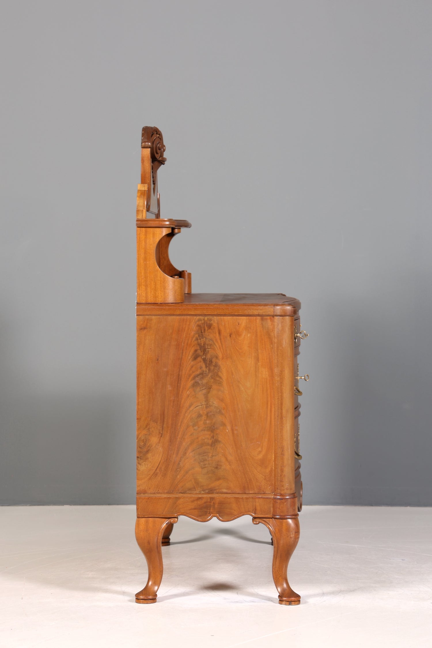 Traumhafte geschwungene Barock Kommode Englisch Sideboard Chippendale Schubladenkommode