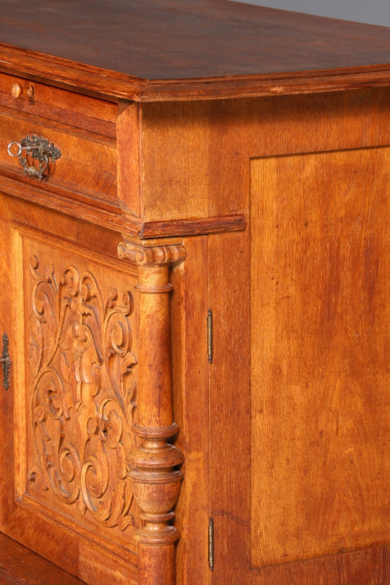 Stilvolles Gründerzeit Sideboard Louis Philippe Eiche Schrank Kommode um 1880