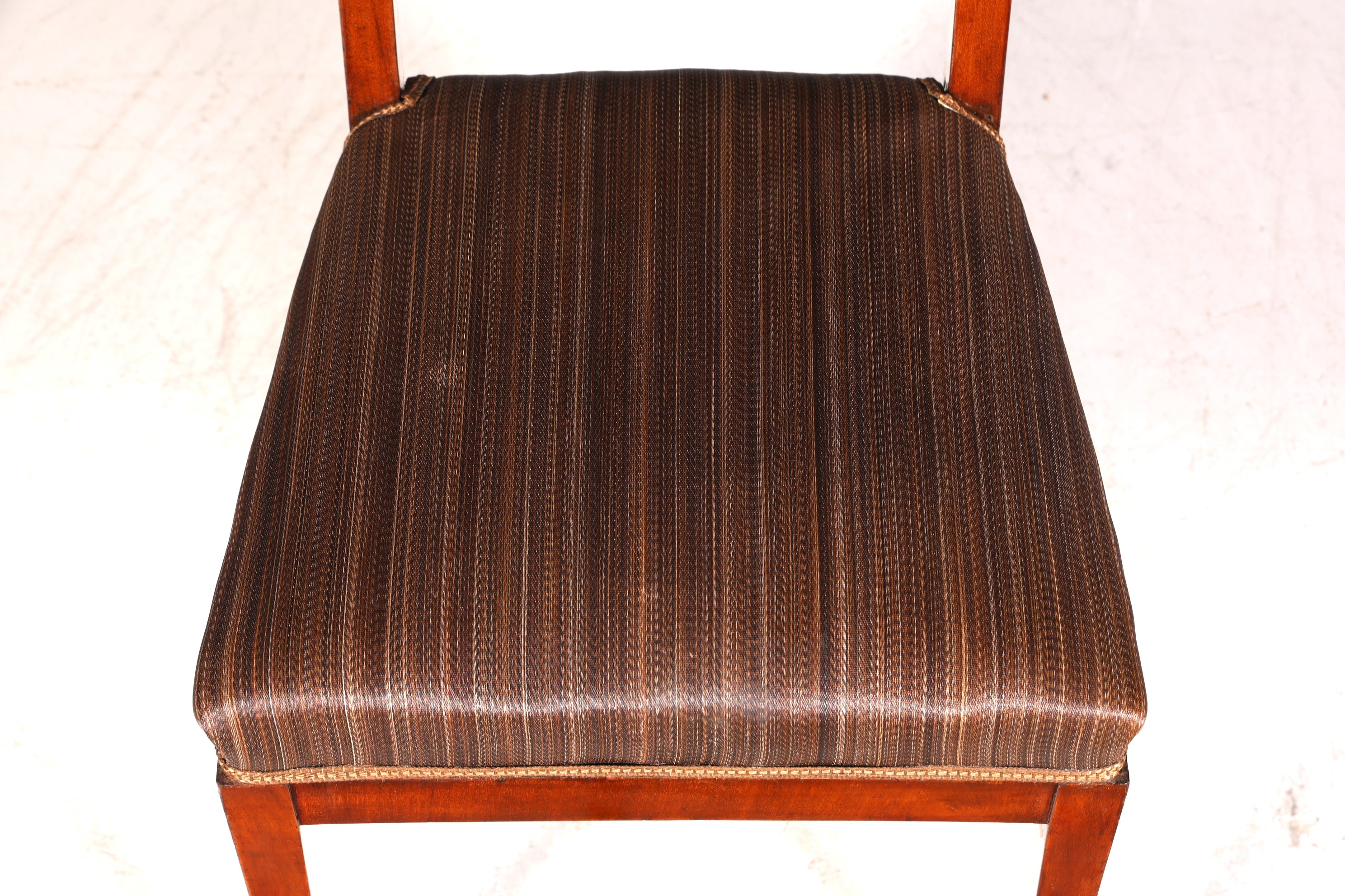 Traumhafter Biedermeier Stuhl Antik Küchenstuhl echt Holz Sekretär Stuhl Esszimmer Stuhl 1 von 2