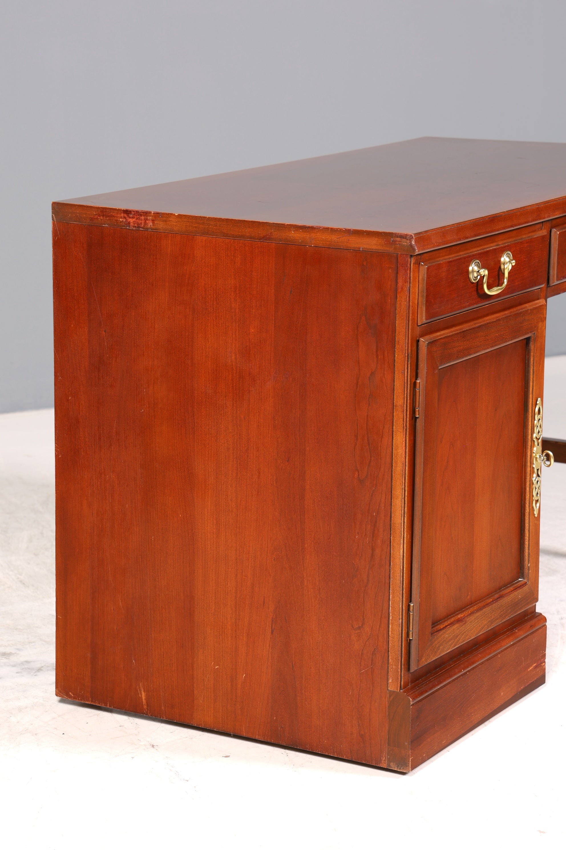 Wunderschöner Original Drexel Heritage Schreibtisch Antik Stil Bürotisch Office Table USA 1 von 2