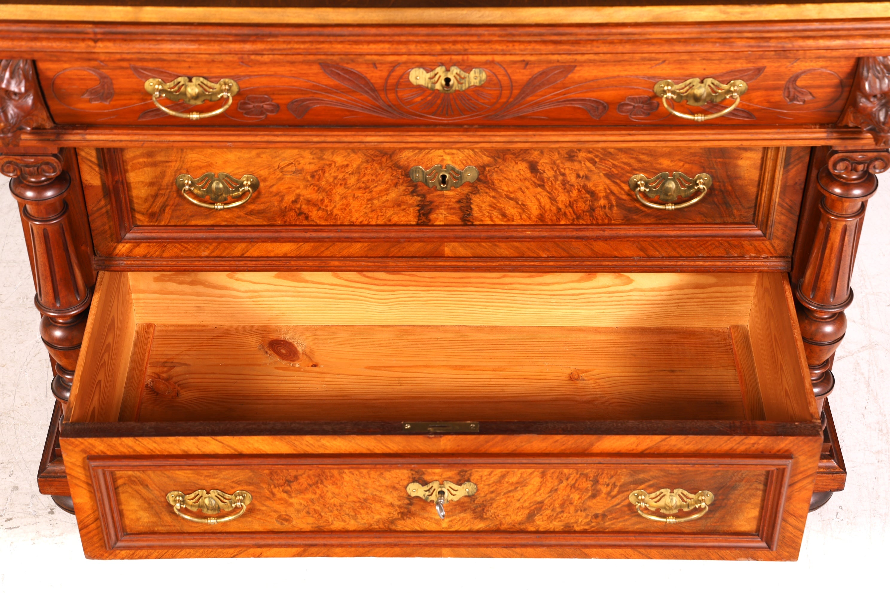 Stilvolle Gründerzeit Kommode Louis Philippe Nussbaum Schubladen Kommode Sideboard um 1880
