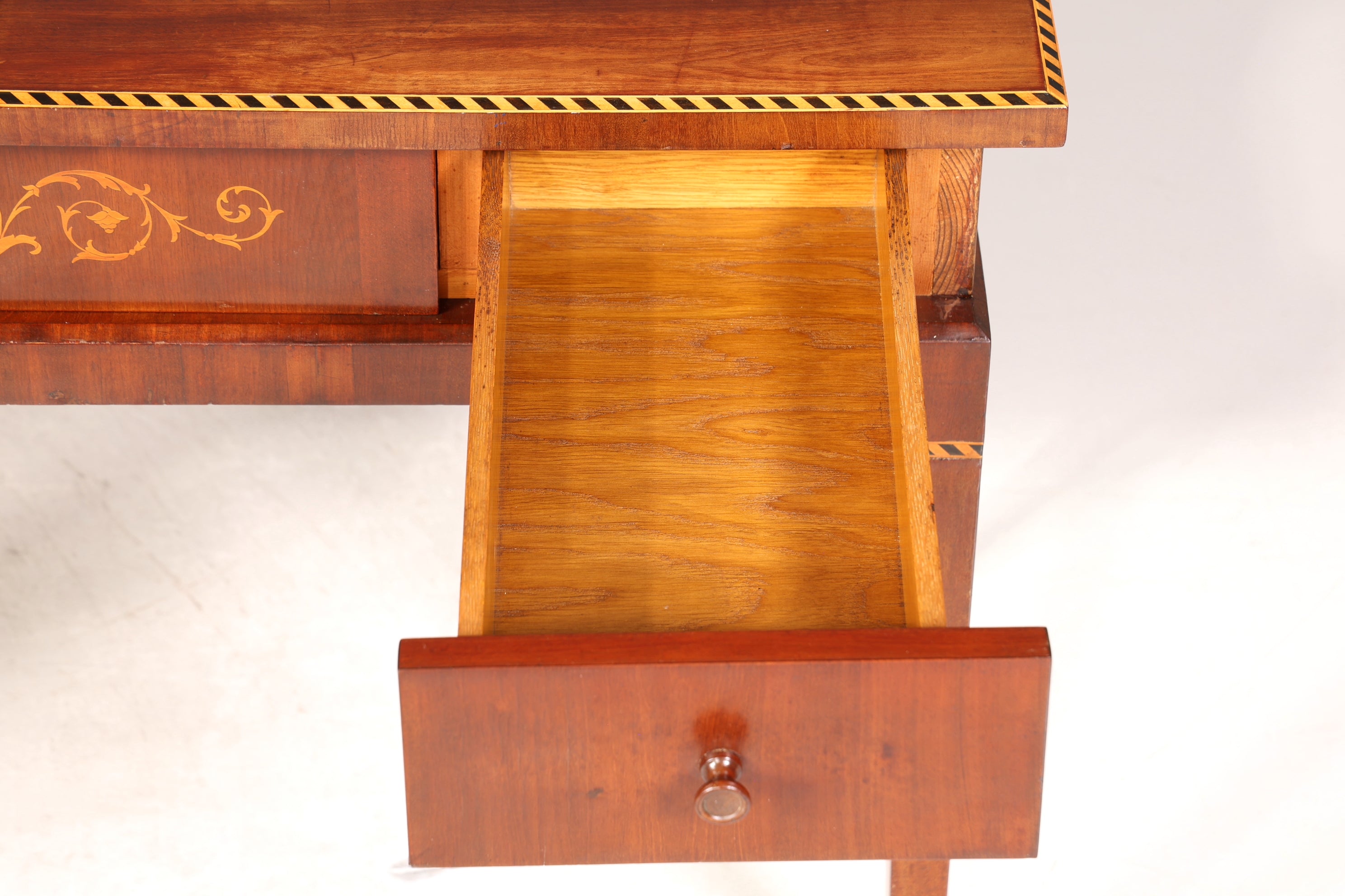Filigraner Englischer Schreibtisch Englisch Desk Regency Empire Stil Bürotisch 60s Office Table