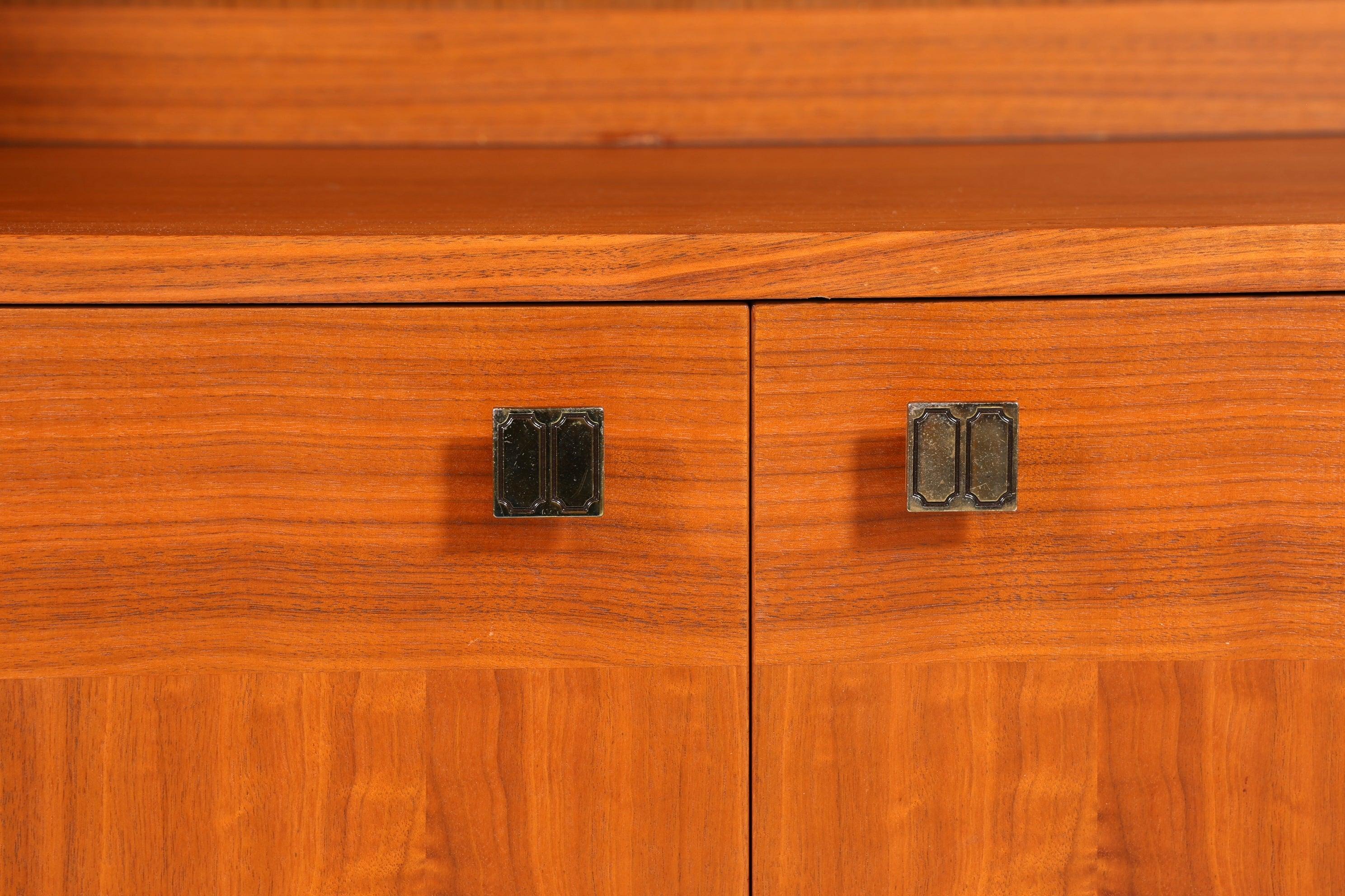 Schlichtes Mid Century Regal "Made in Denmark" Bücherregal Retro Schrank Danish Design Kommode