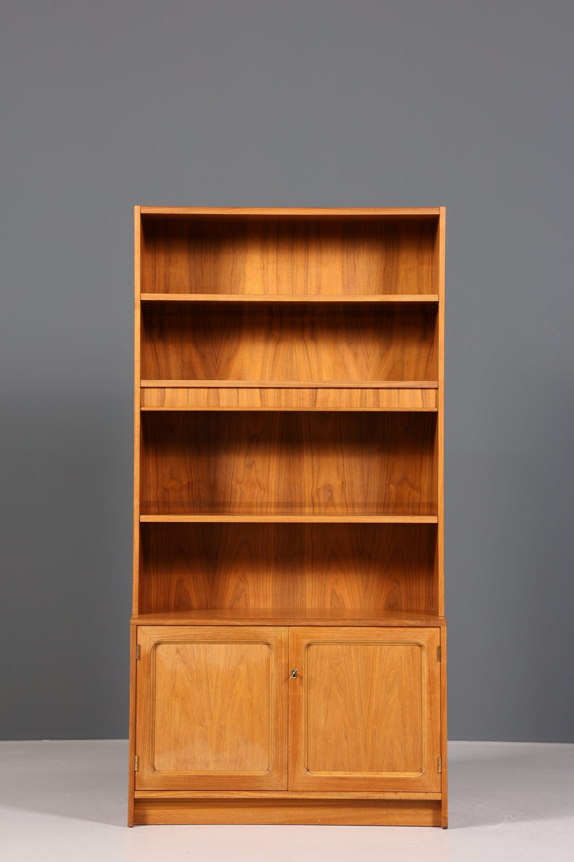 Stilvolles Mid Century Regal "Made in Denmark" Nussbaum Schrank Retro Kommode