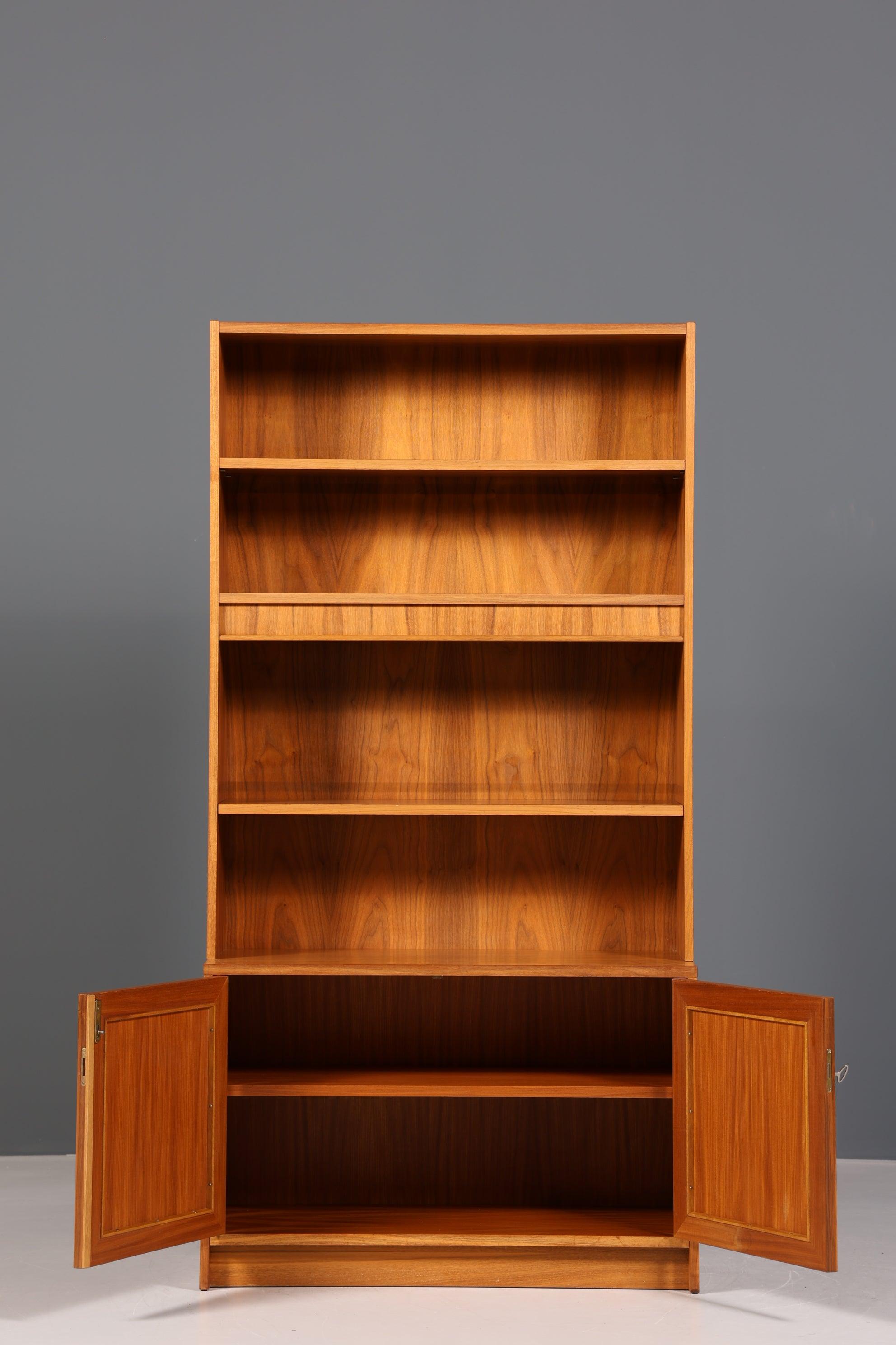 Stilvolles Mid Century Regal "Made in Denmark" Nussbaum Schrank Retro Kommode