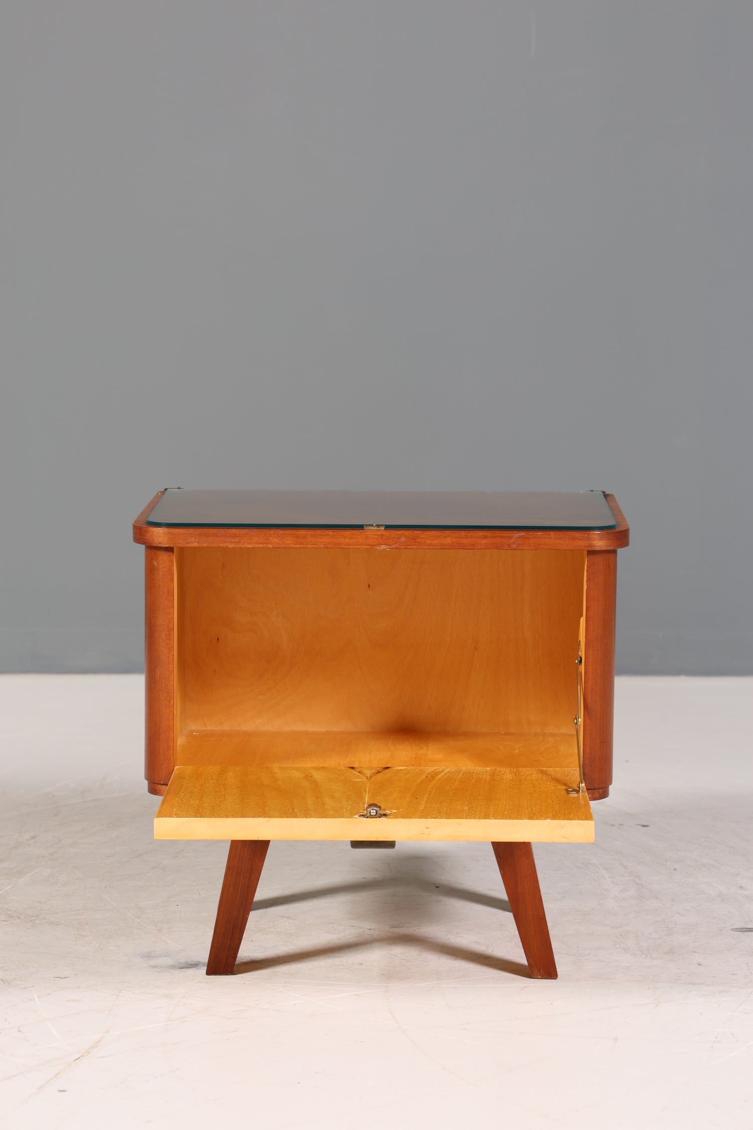 Wunderschöne Mid Century Kommode Vintage Klappschränkchen Retro Nachttisch 1 von 2