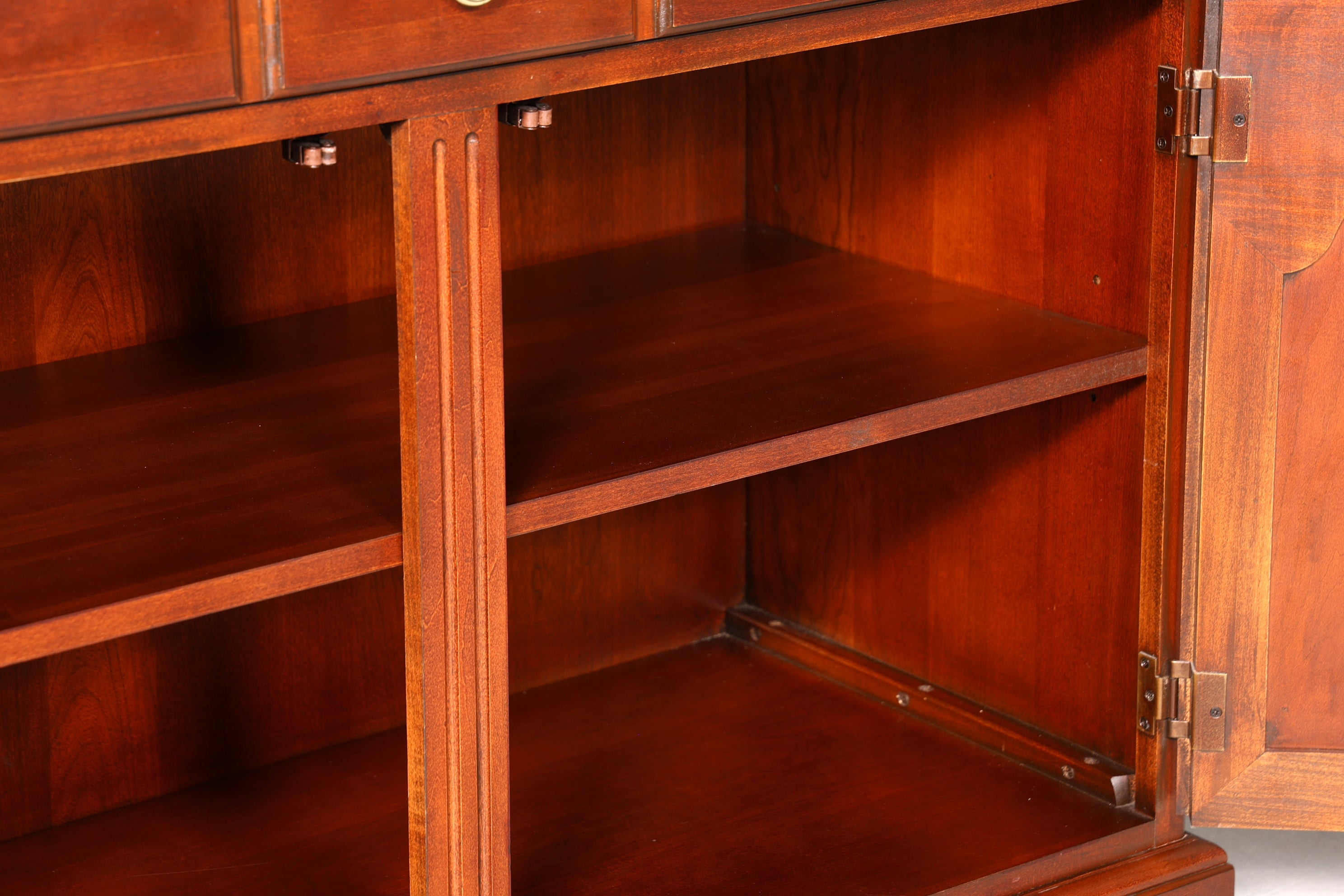 Wunderschönes Sideboard der Marke Drexel Heritage Antik Stil Schrank Kommode USA Anrichte