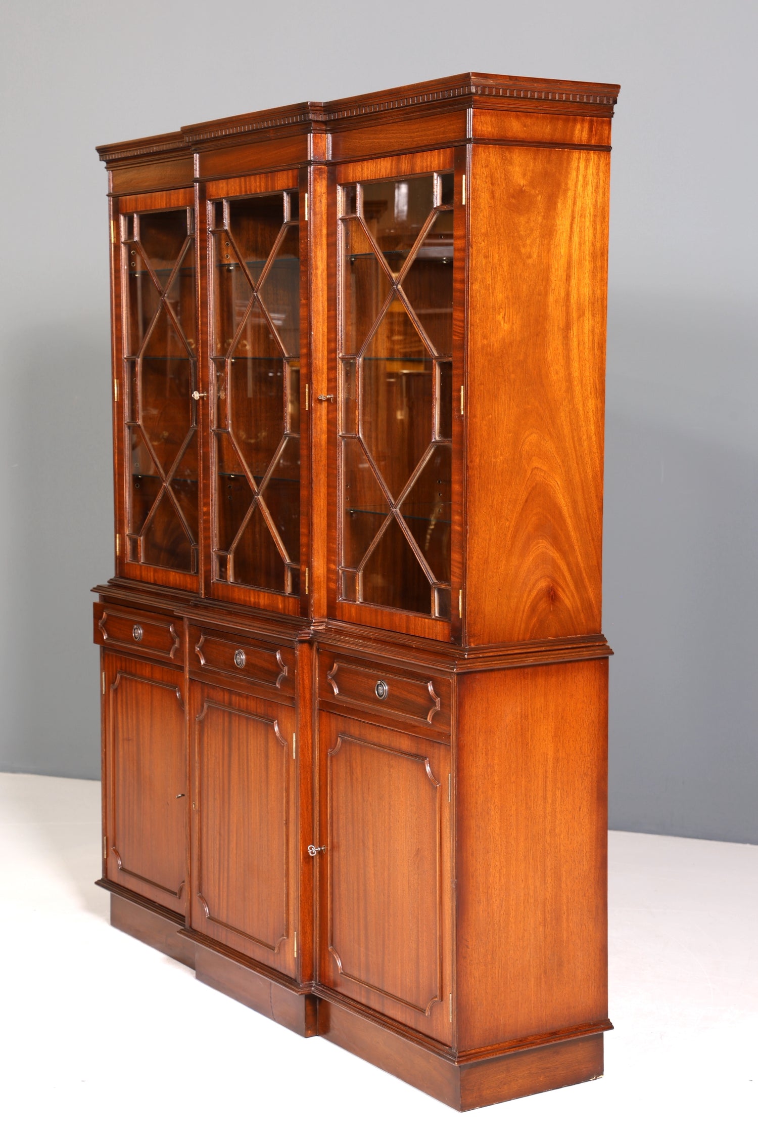 Wunderschöne Englische Vitrine Bibliothek Bücherschrank UK Buffet Schrank 60s Jahre