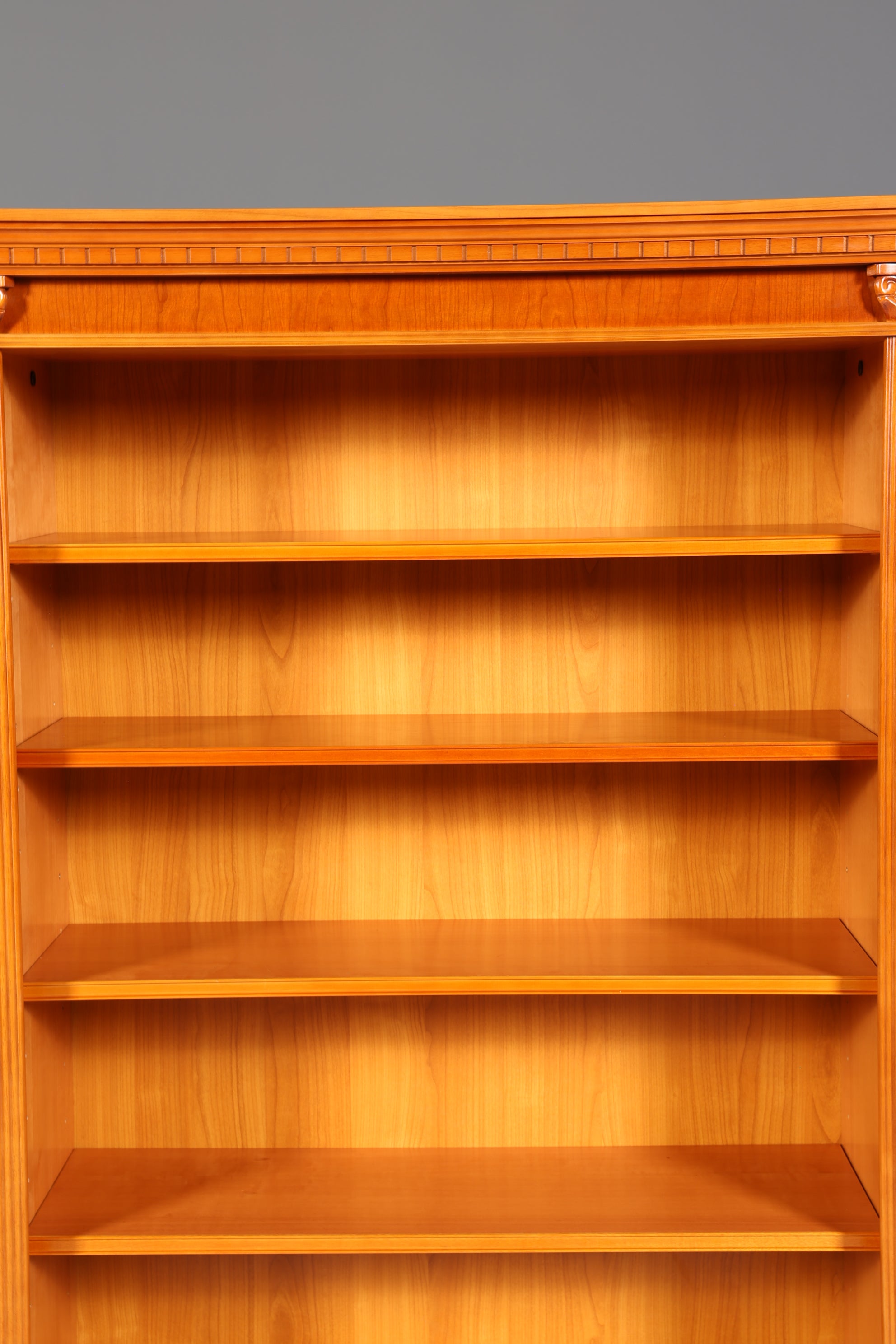 Wunderschönes Englisches Bücherregal Antik Regal Regency Made in Italy Bookshelf Buchablage 60s