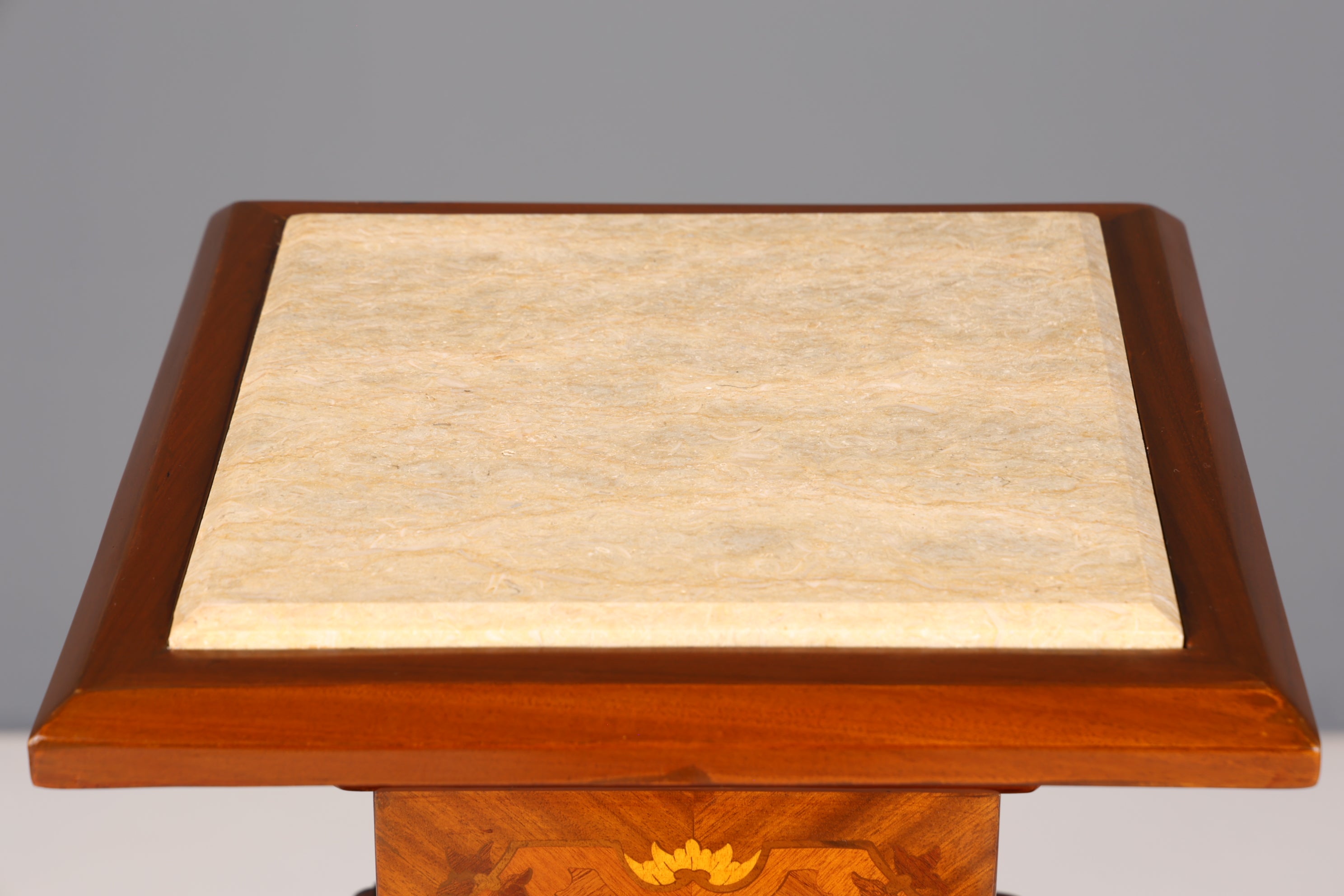 Traumhafte Barock Stil Säule Louis XV Blumensäule Naturstein Marmor Ablage