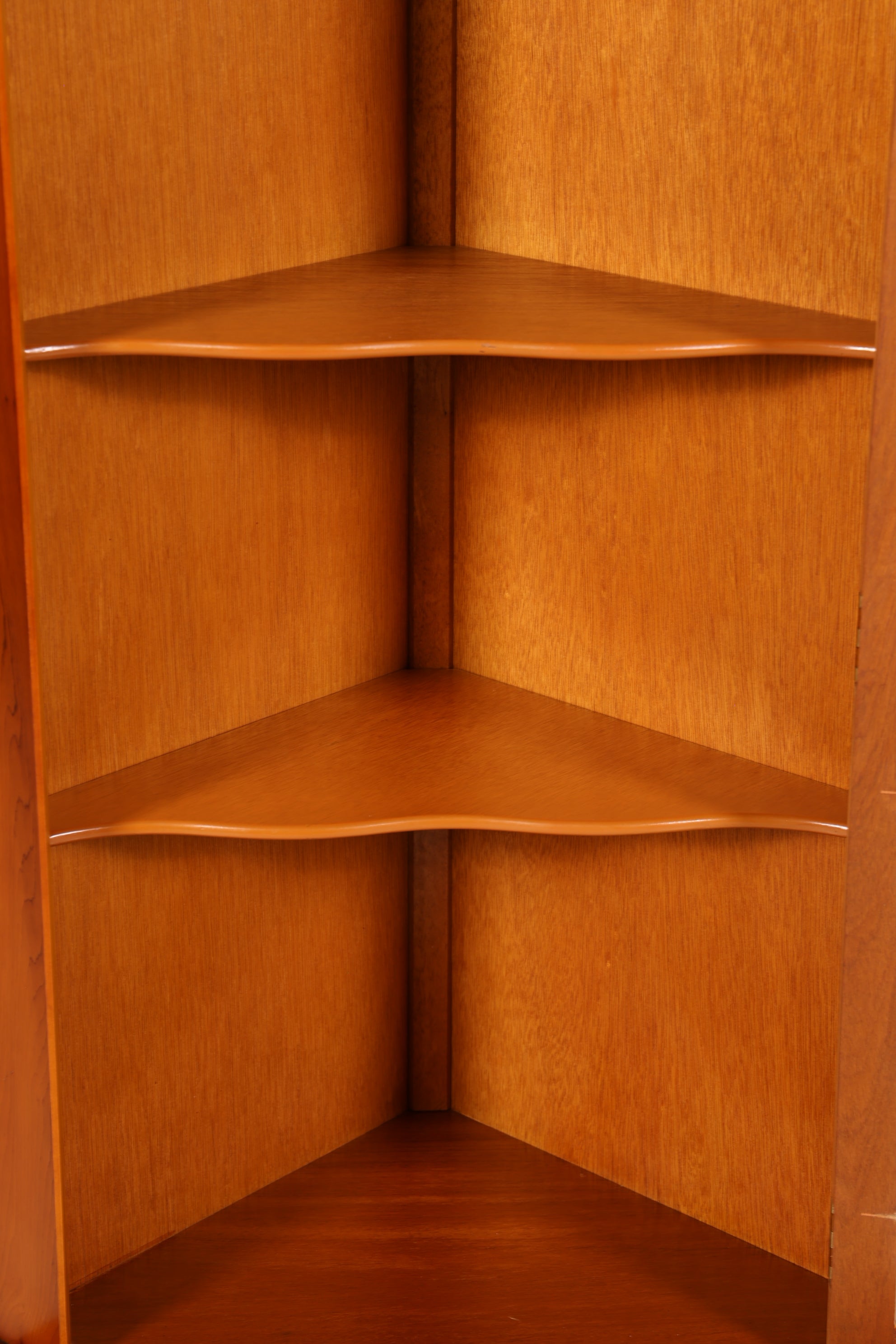 Wunderschöne Englische Eckvitrine Antik 60s echt Holz Schrank Eckschrank Glasvitrine Vitrine