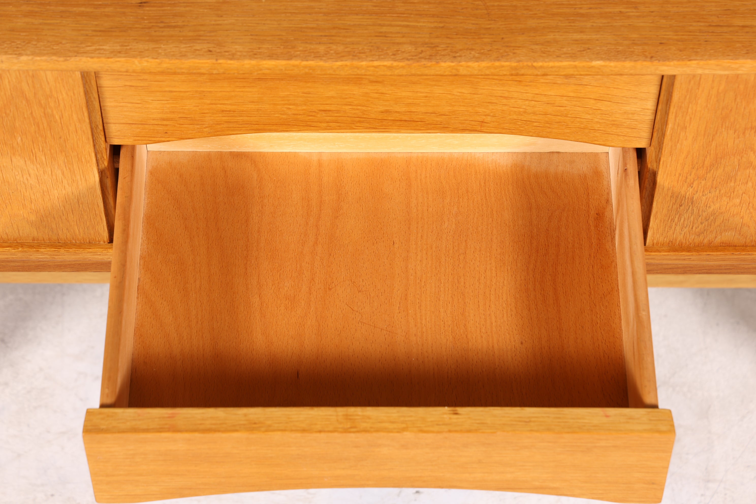 Wunderschöne Mid Century Kommode Danish Design Flurkommode TV Schrank 60s Schiebetür Kommode
