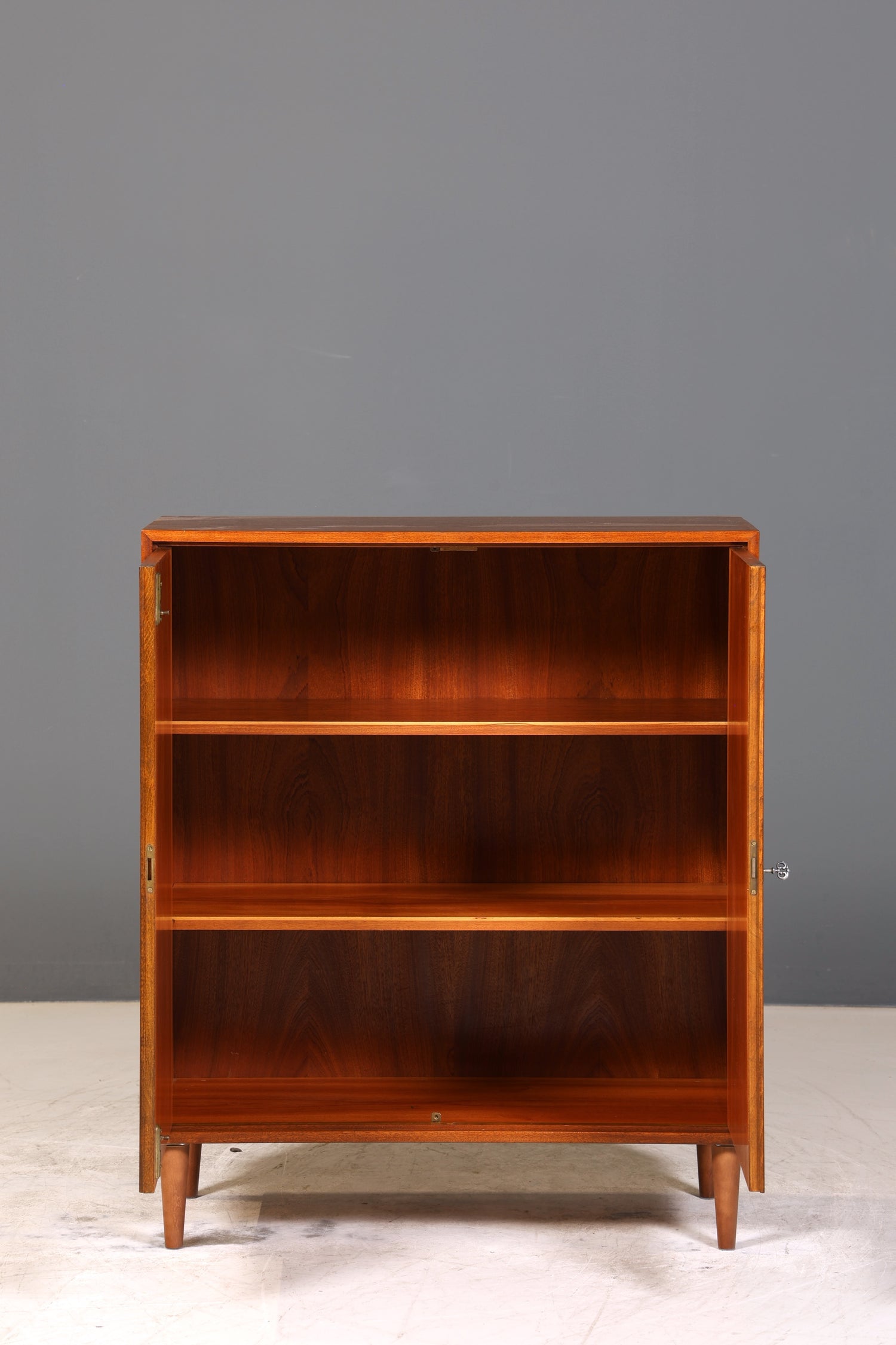 Wunderschöner Mid Century Schrank 60er Jahre Wäscheschrank Aktenschrank Kommode