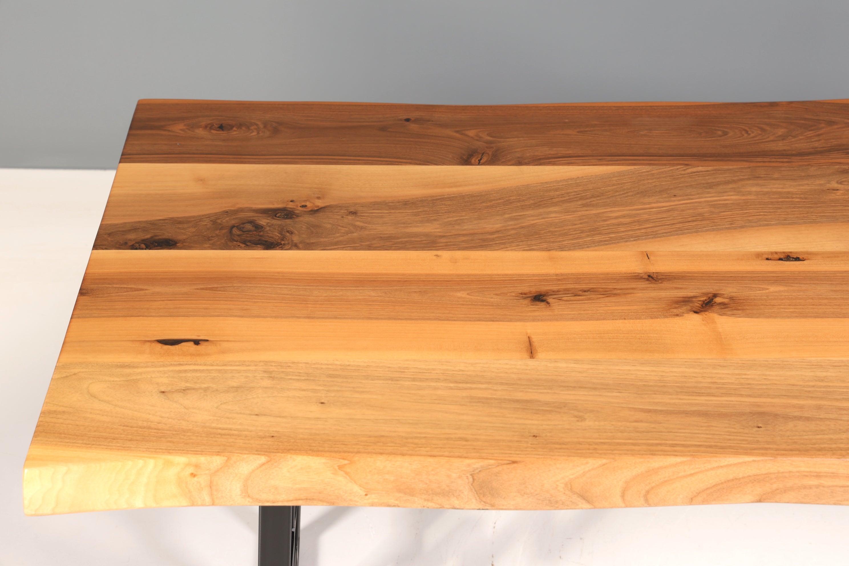 Wunderschöner Nussbaum Tisch 220cm-95cm Esszimmer Tisch Baumkanten Platte massiv Holz Küchentisch
