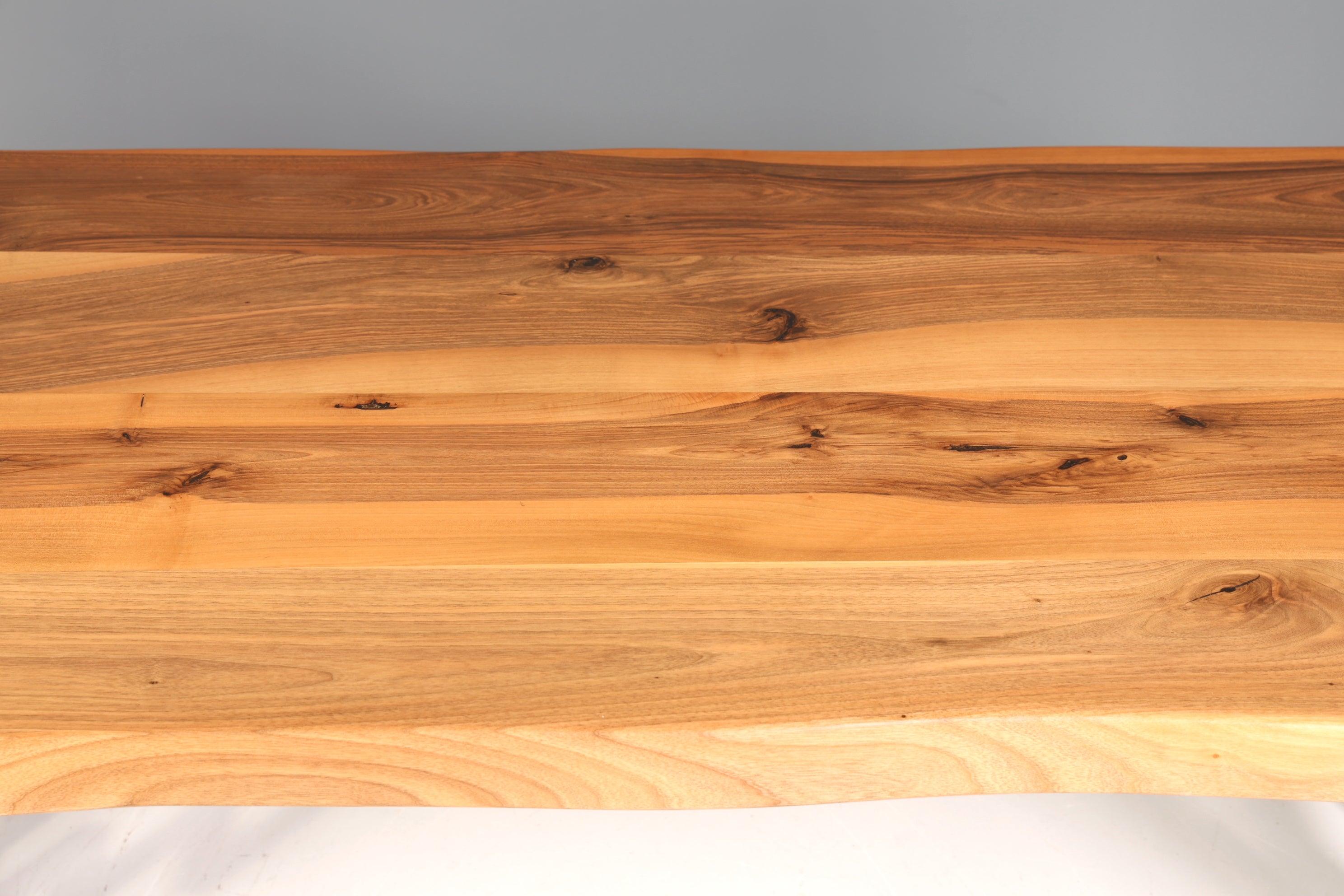 Wunderschöner Nussbaum Tisch 220cm-95cm Esszimmer Tisch Baumkanten Platte massiv Holz Küchentisch