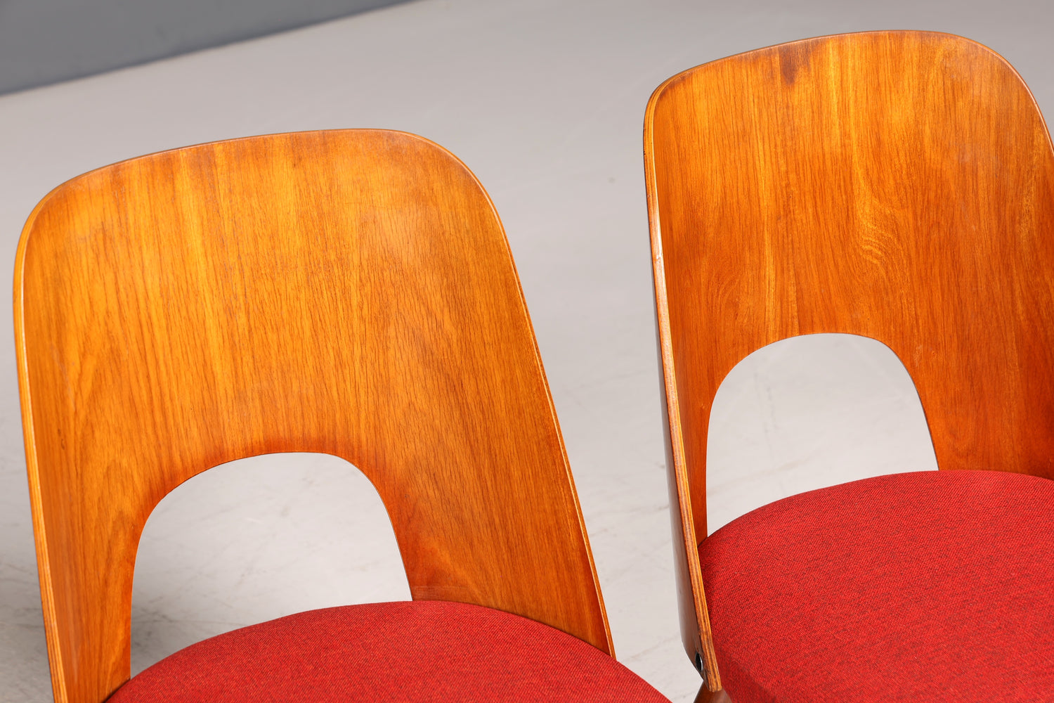 4x Traumhafte Stühle der Marke Ton Designed by Oswald Haerdtl Retro Stuhlset Danish Design Küchenstühle Esszimmer Stühle