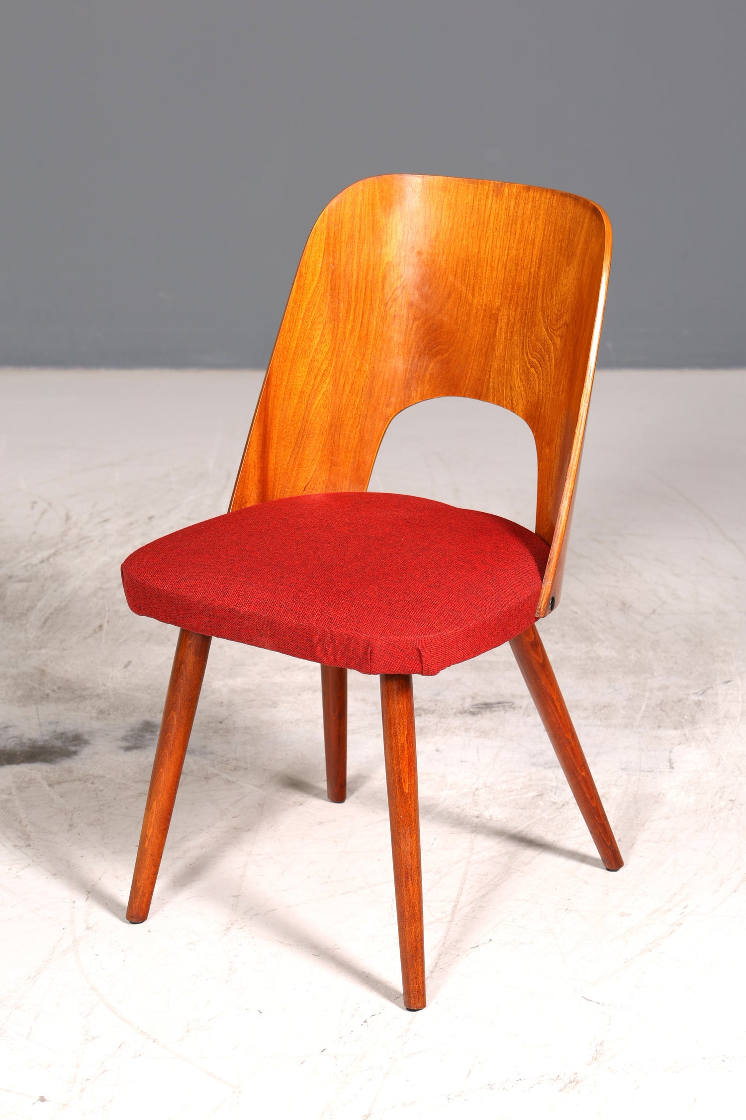 4x Traumhafte Stühle der Marke Ton Designed by Oswald Haerdtl Retro Stuhlset Danish Design Küchenstühle Esszimmer Stühle