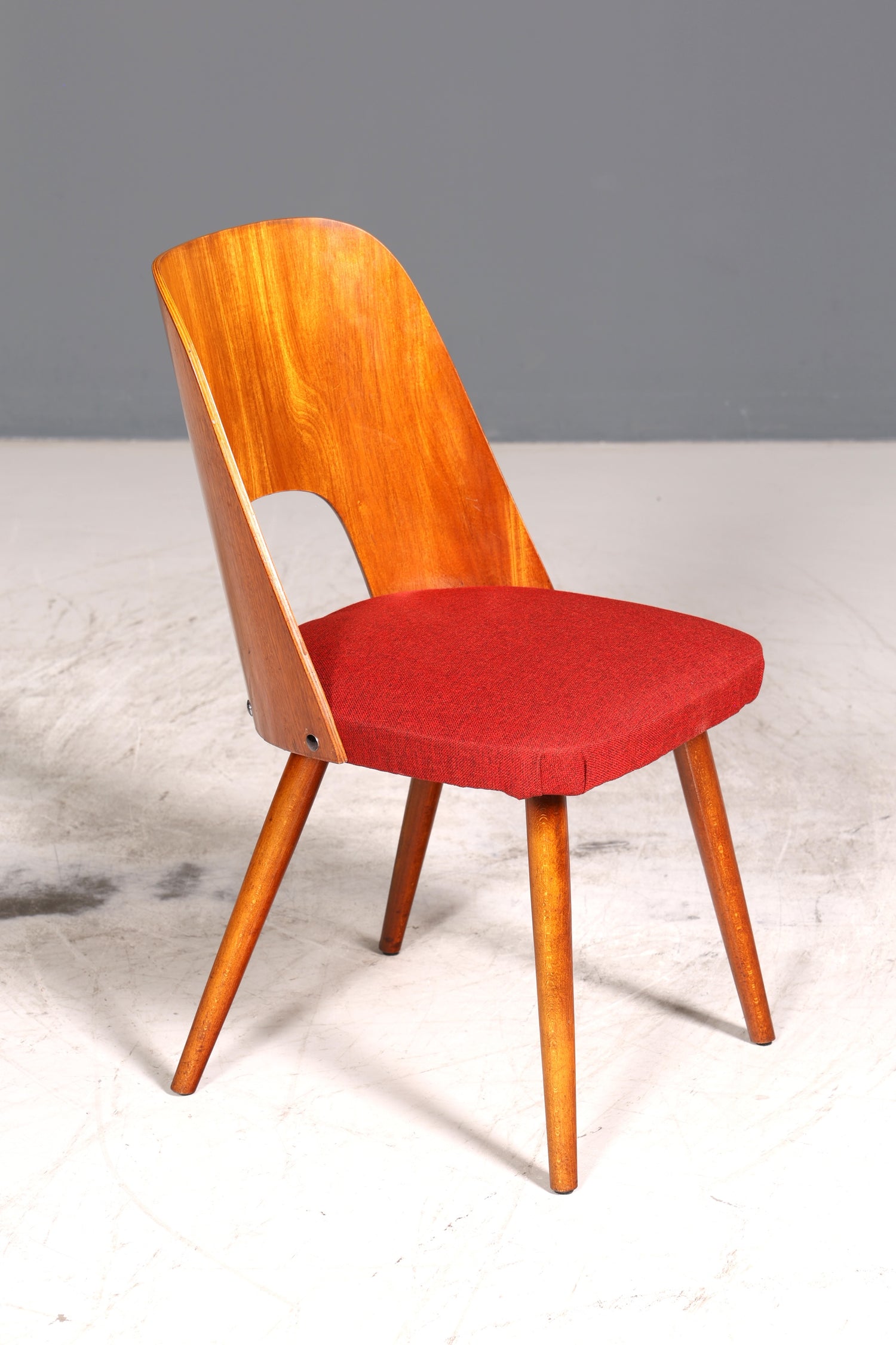 4x Traumhafte Stühle der Marke Ton Designed by Oswald Haerdtl Retro Stuhlset Danish Design Küchenstühle Esszimmer Stühle