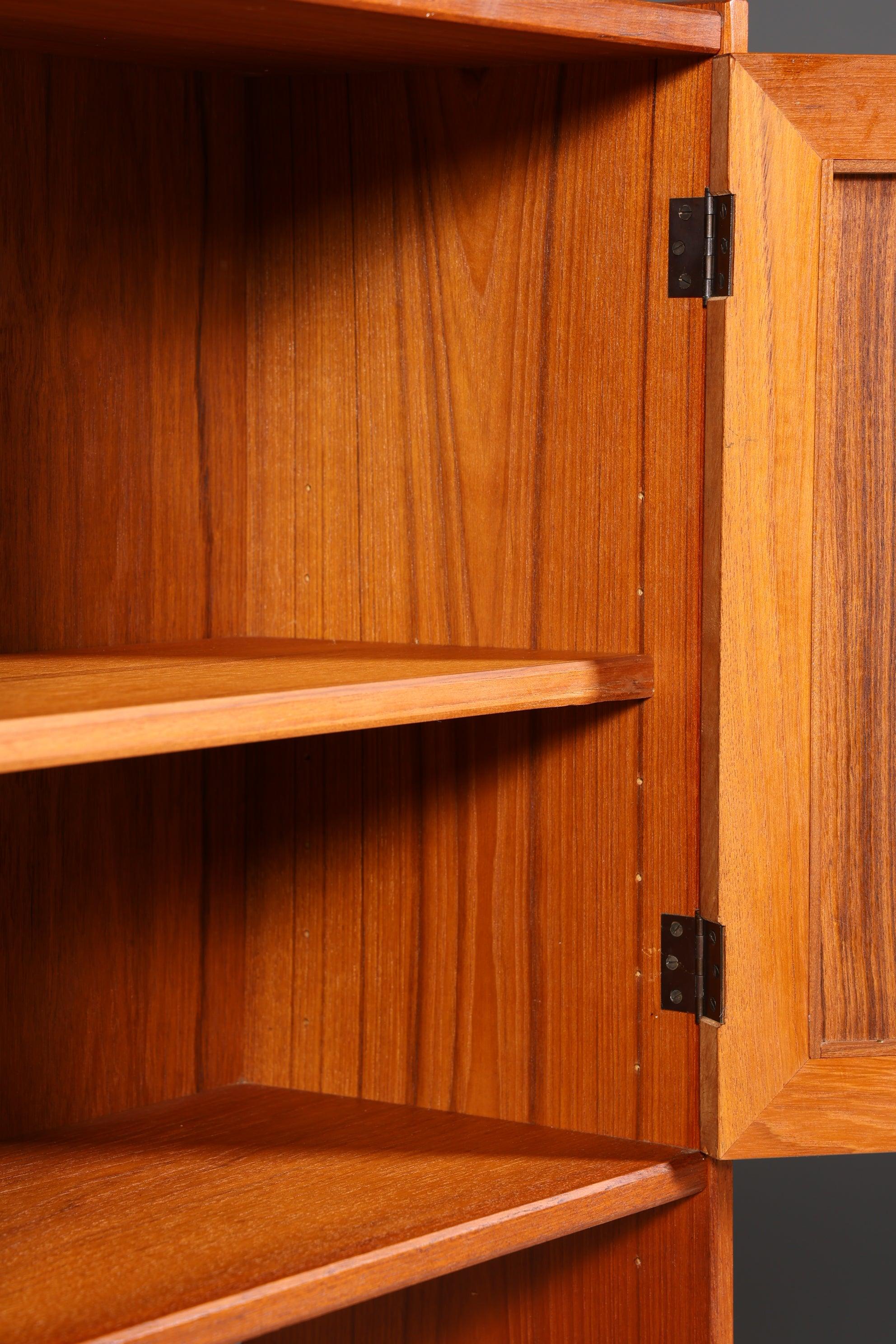 Wunderschönes Mid Century Regal Vintage Teak Holz Schrank "Made in Sweden" Bücherregal Kommode
