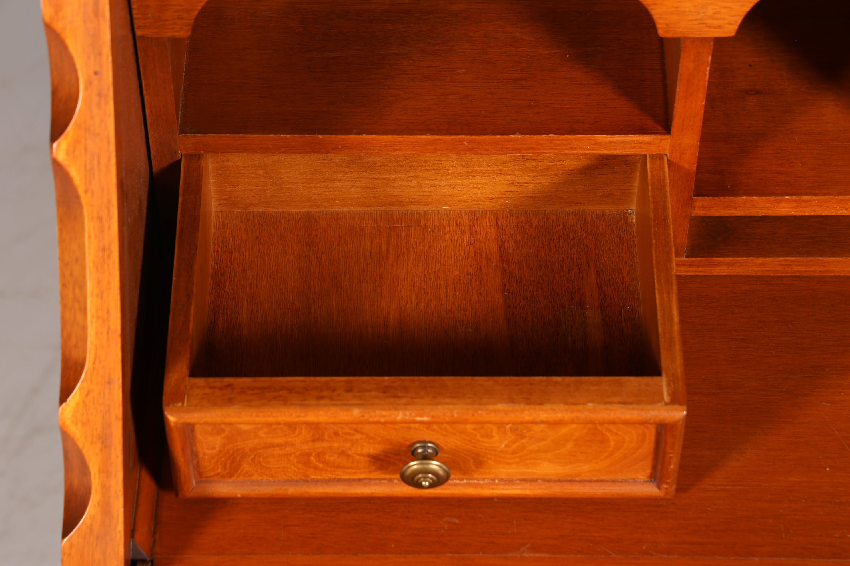 Wunderschöner Original Selva Sekretär Vitrine Antik Stil Bürotisch mit Vitrinenaufsatz echt Holz Office Desk Bürokommode