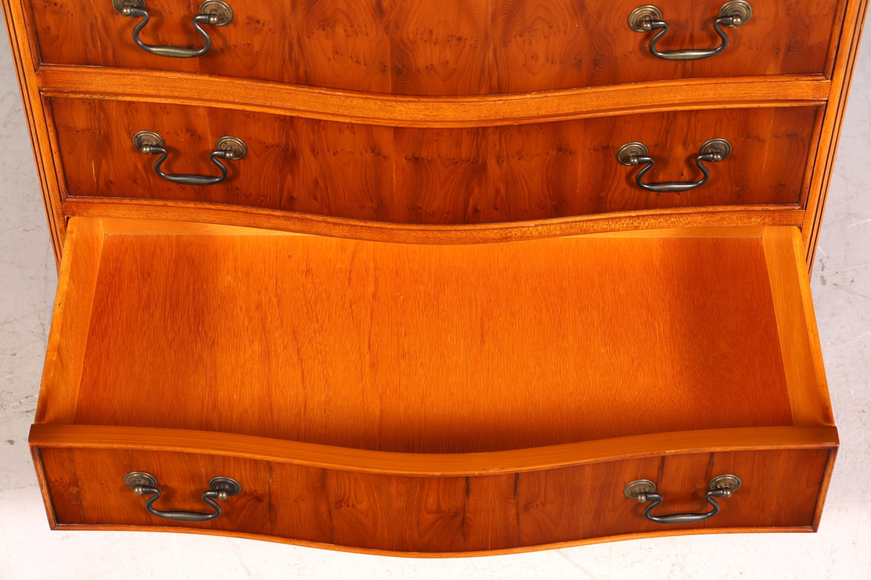 Traumhafte Englische Kommode Vertiko Eibe Antik 60er Jahre Schubladenkommode