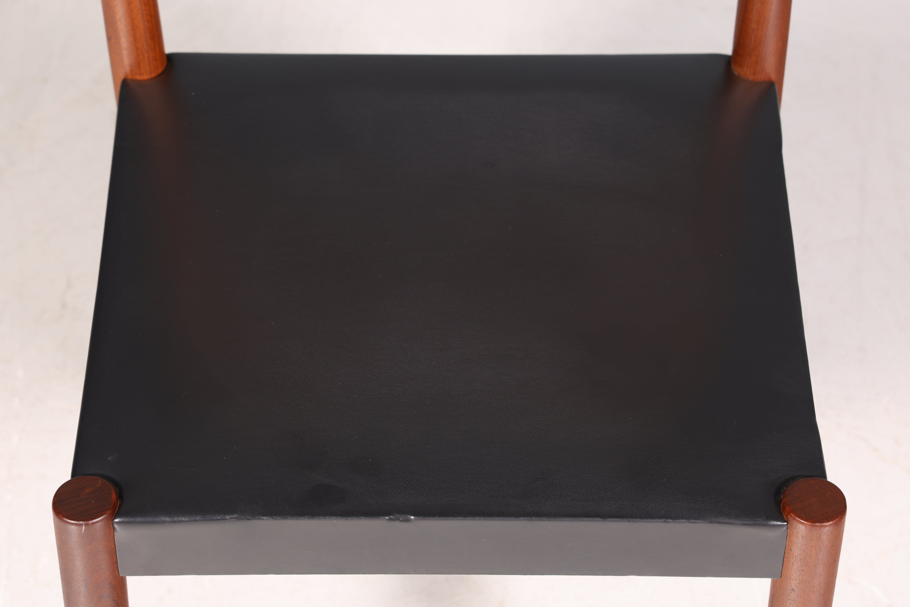 Schlichter Mid Century Stuhl Palisander Retro Sekretär Stuhl echt Leder Danish Design Küchenstuhl 2 von 2