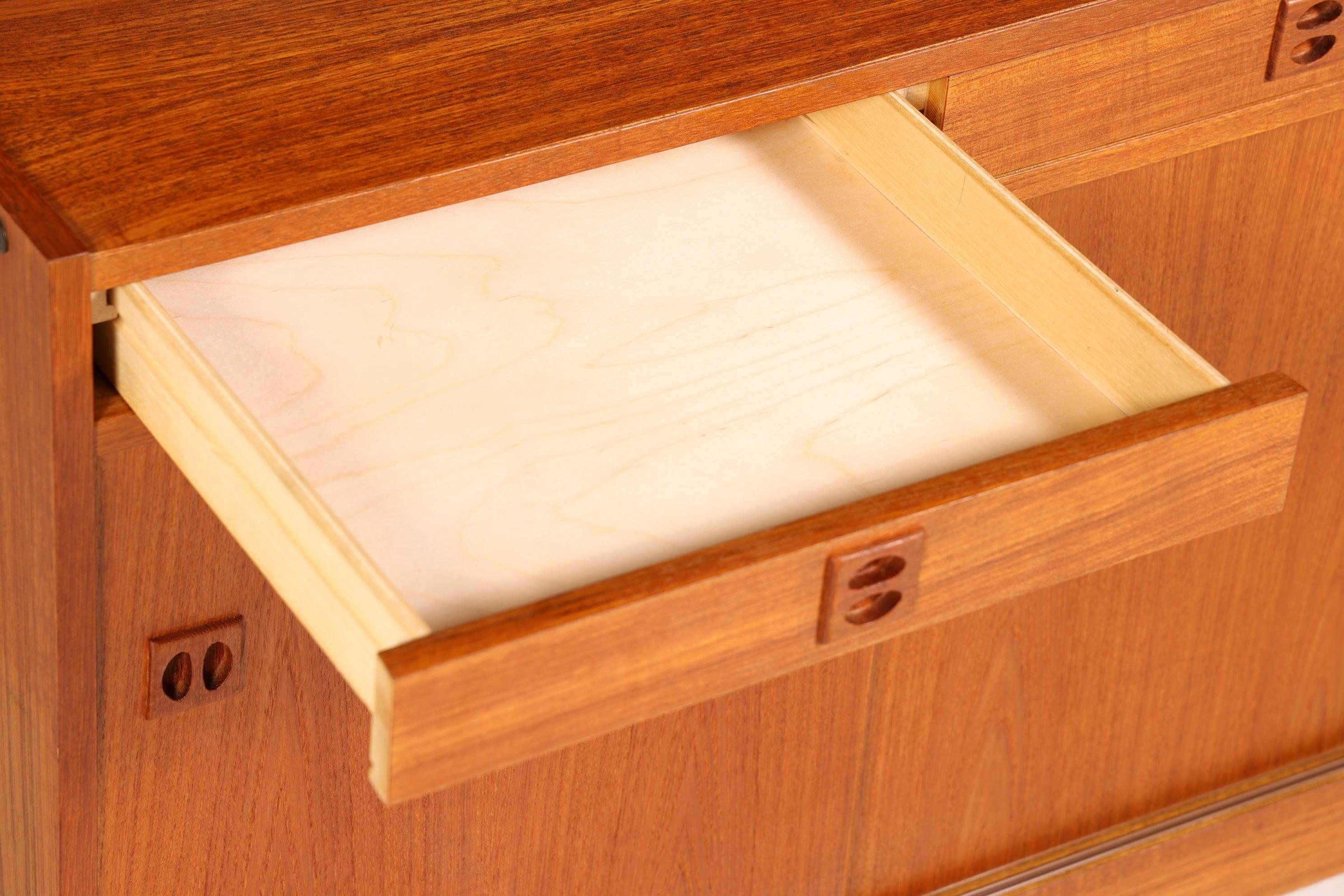 Wunderschönes Mid Century Regal Schiebetür Bücherregal Teak Holz Kommode 60er Jahre