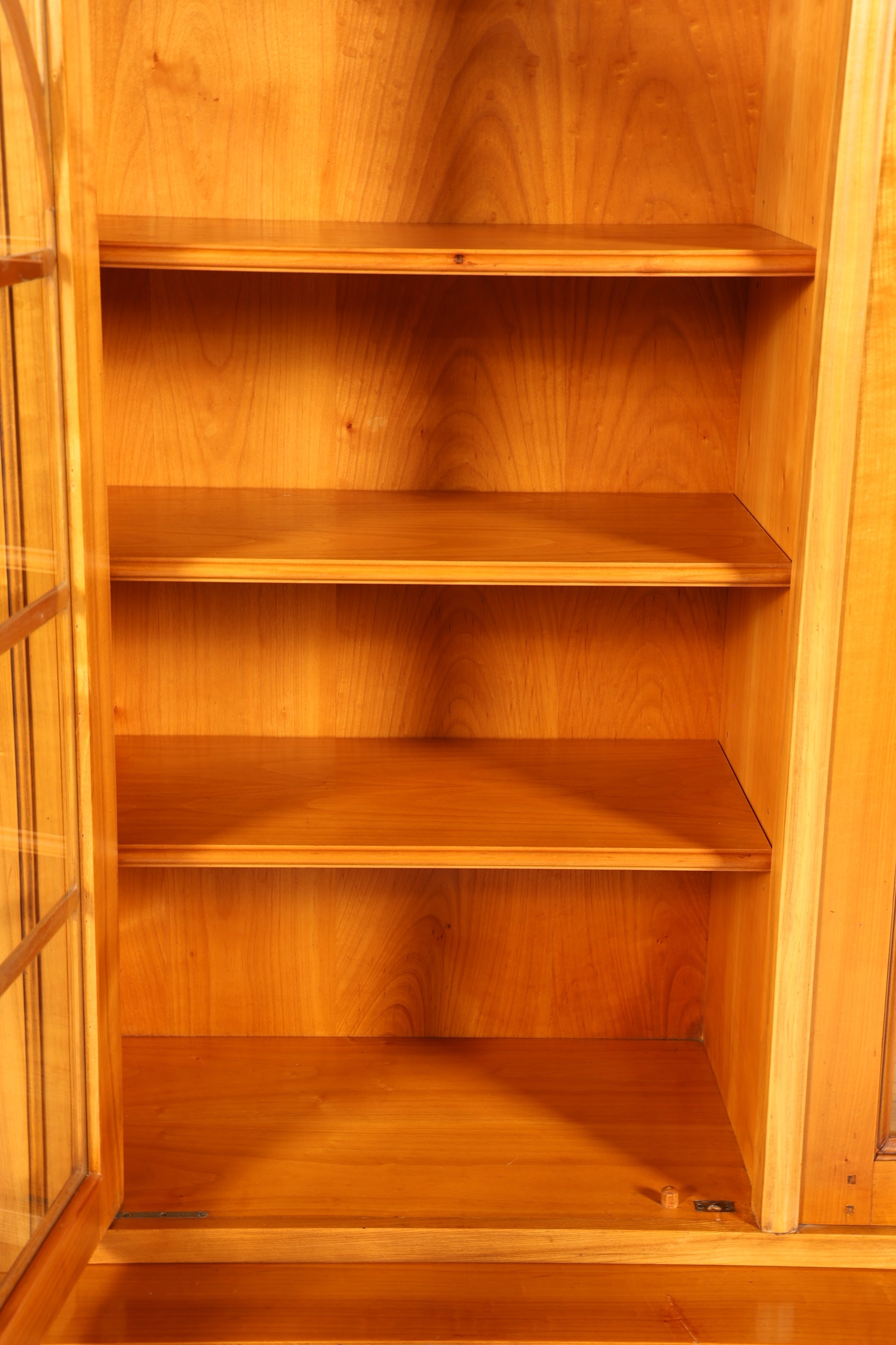 Stilvoller Französischer Vtirinenschrank Grange Stil Antik Stil Vitrine Kirschbaum Bücherschrank 60s Anrichte Landhaus