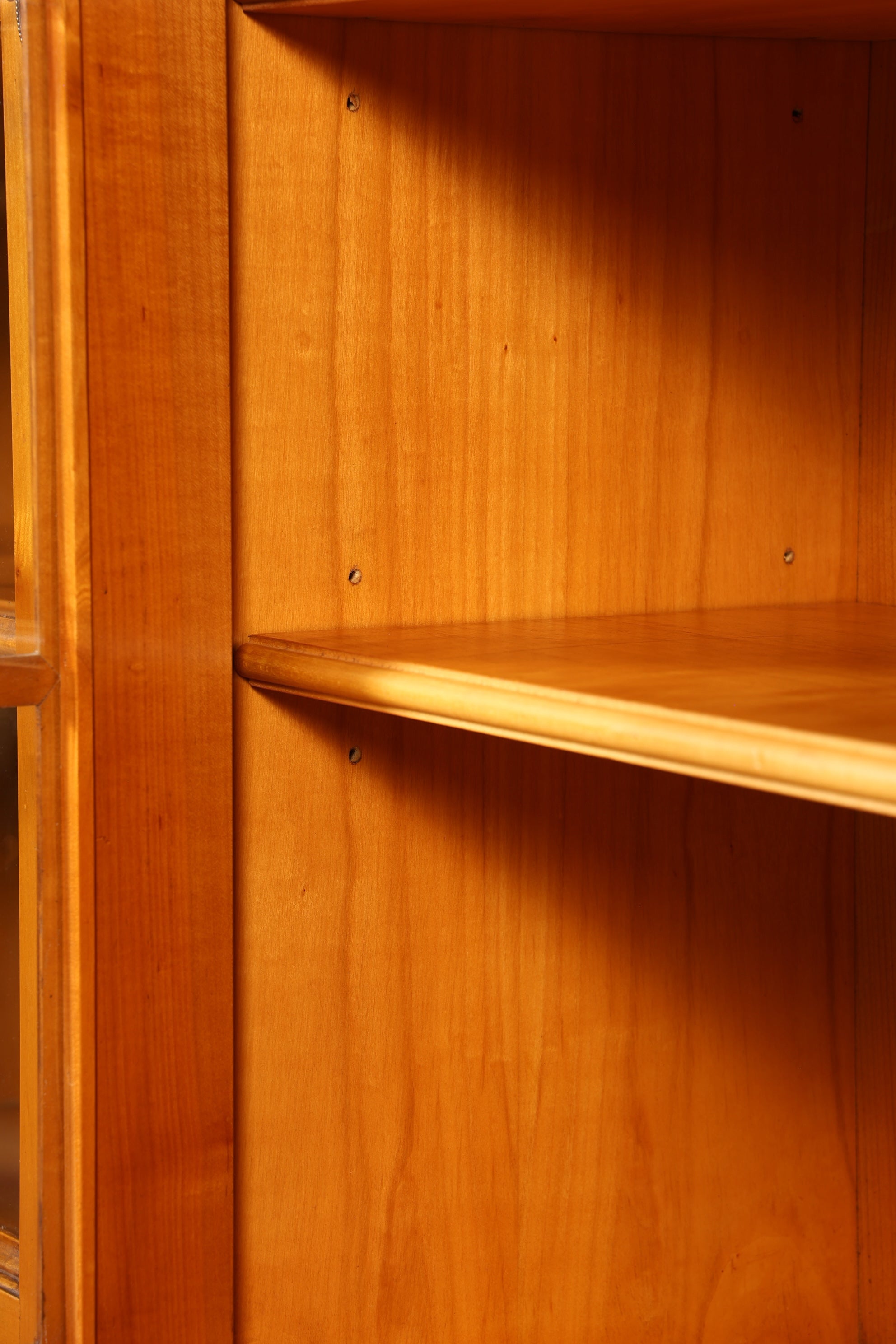 Stilvoller Französischer Vtirinenschrank Grange Stil Antik Stil Vitrine Kirschbaum Bücherschrank 60s Anrichte Landhaus
