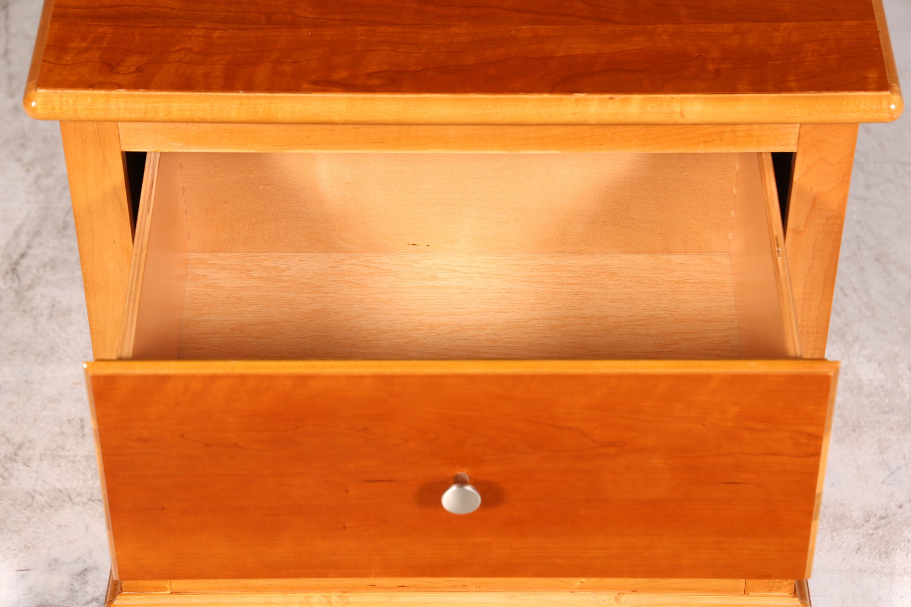 Wunderschöne Kommode der Marke Drexel Heritage Antik Stil Nachttisch USA Schlafzimmer Kommode 3 von 3