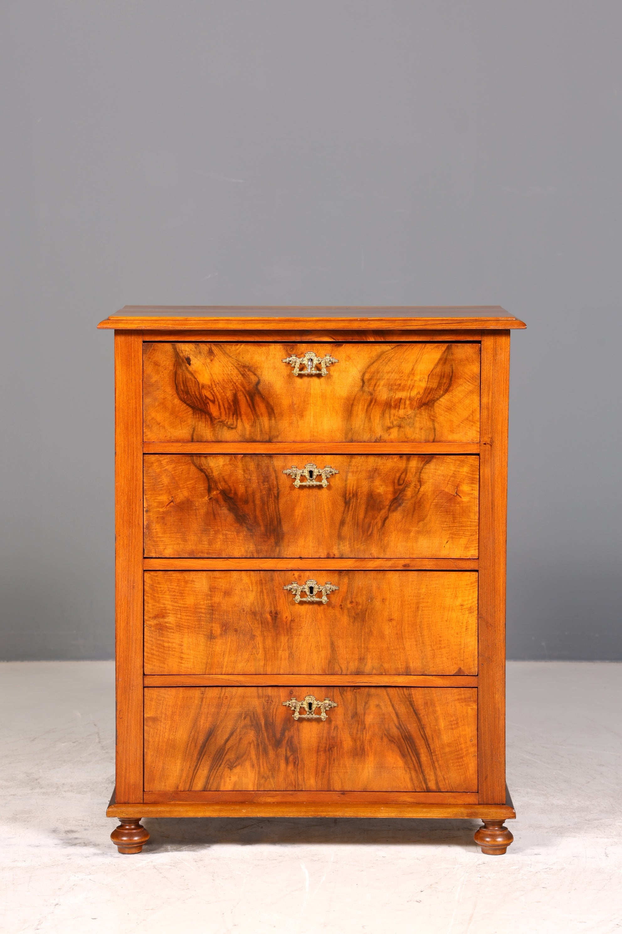 Stilvolle Louis Philippe Kommode Gründerzeit Schubladen Kommode Wäschekommode um 1880