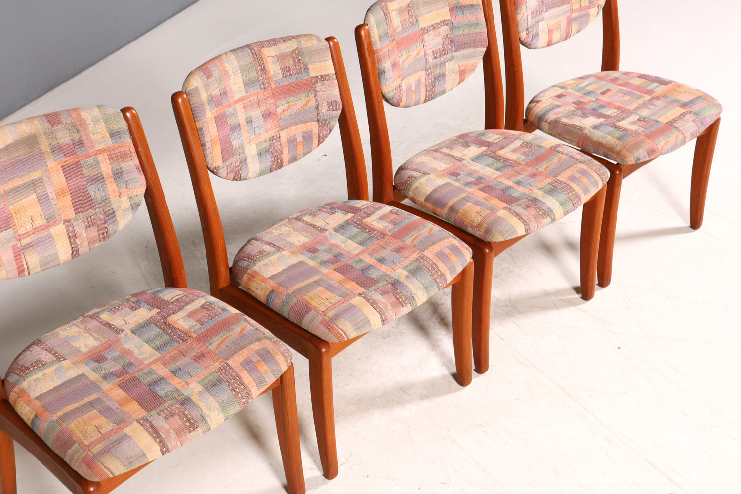 4x Schlichte Mid Century Stühle Retro Stuhlset Danish Design Küchenstühle Teak Holz Esszimmer Stühle