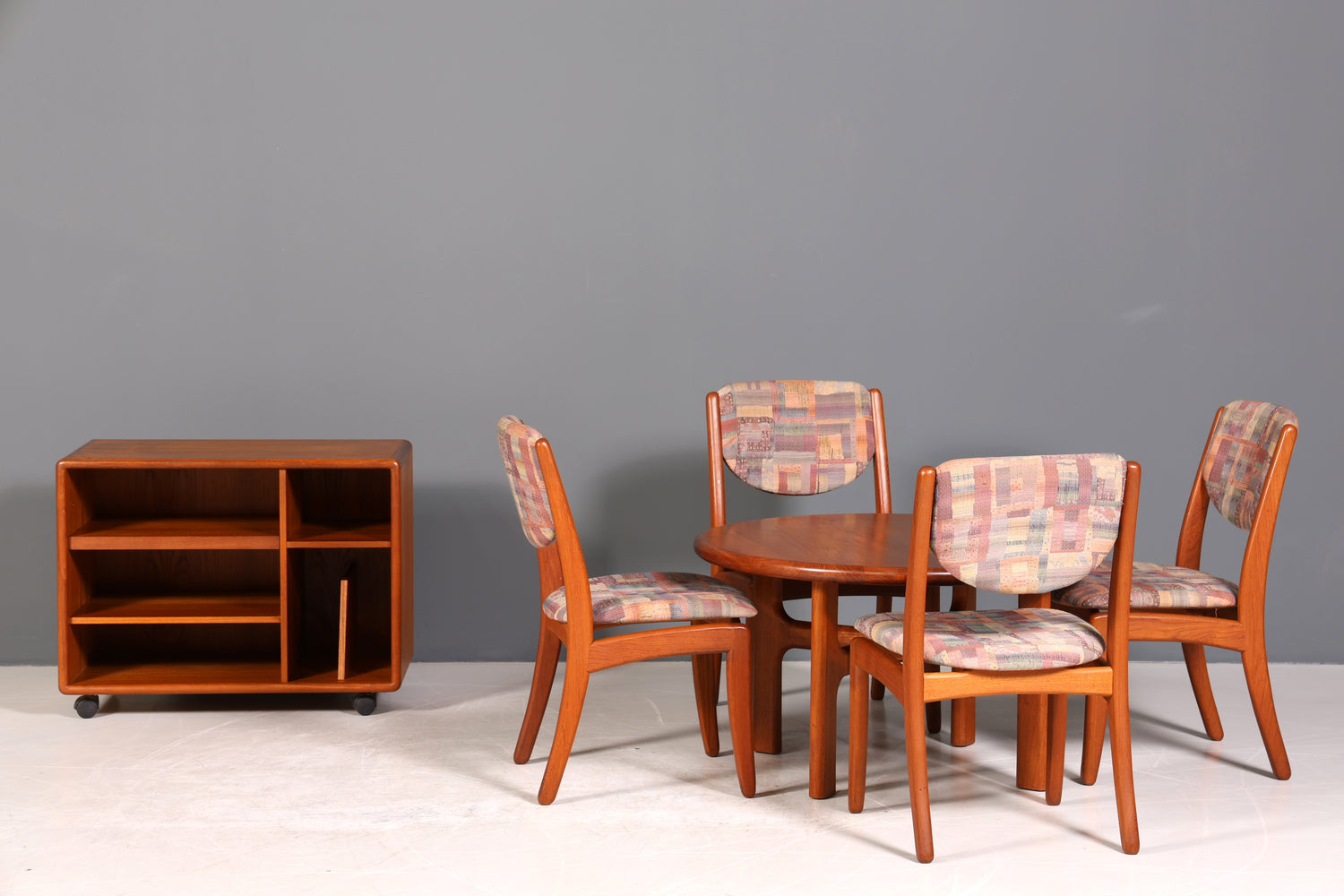 4x Schlichte Mid Century Stühle Retro Stuhlset Danish Design Küchenstühle Teak Holz Esszimmer Stühle