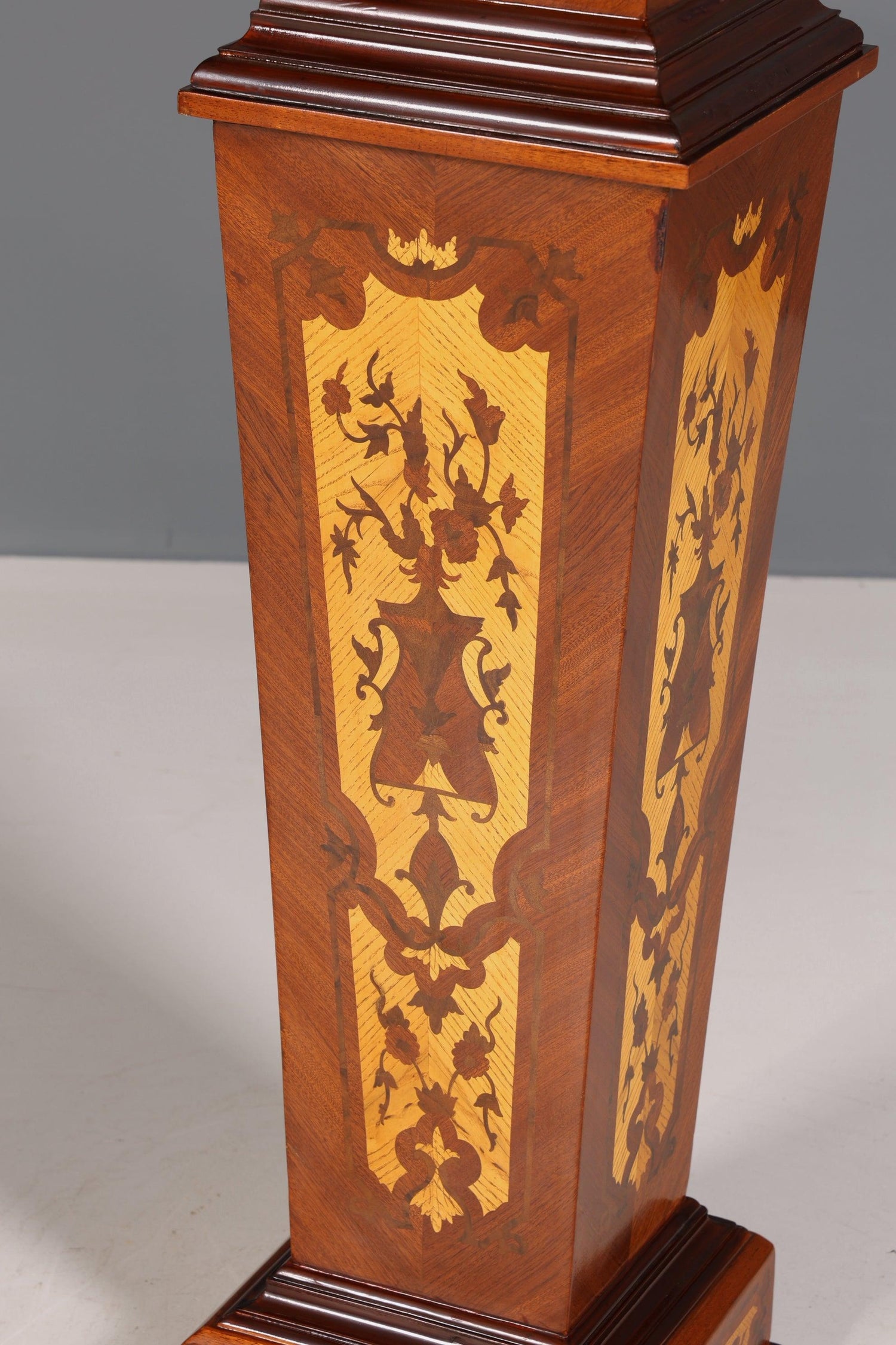 Traumhafte Barock Stil Säule Louis XV Blumensäule Naturstein Marmor Ablage Tisch