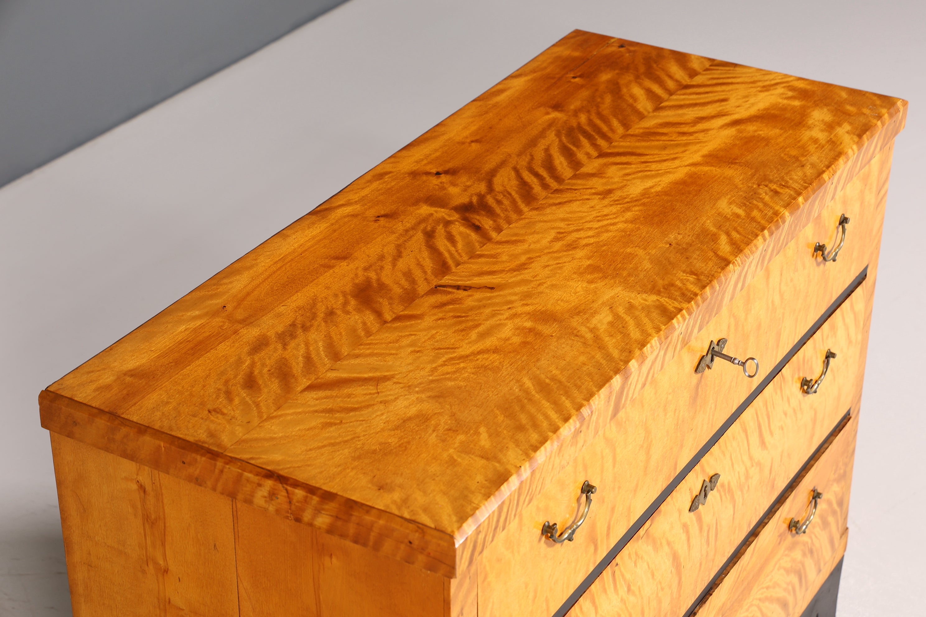 Stilvolle Biedermeier Kommode Antik Schrank Schubladenkommode Wäschekommode