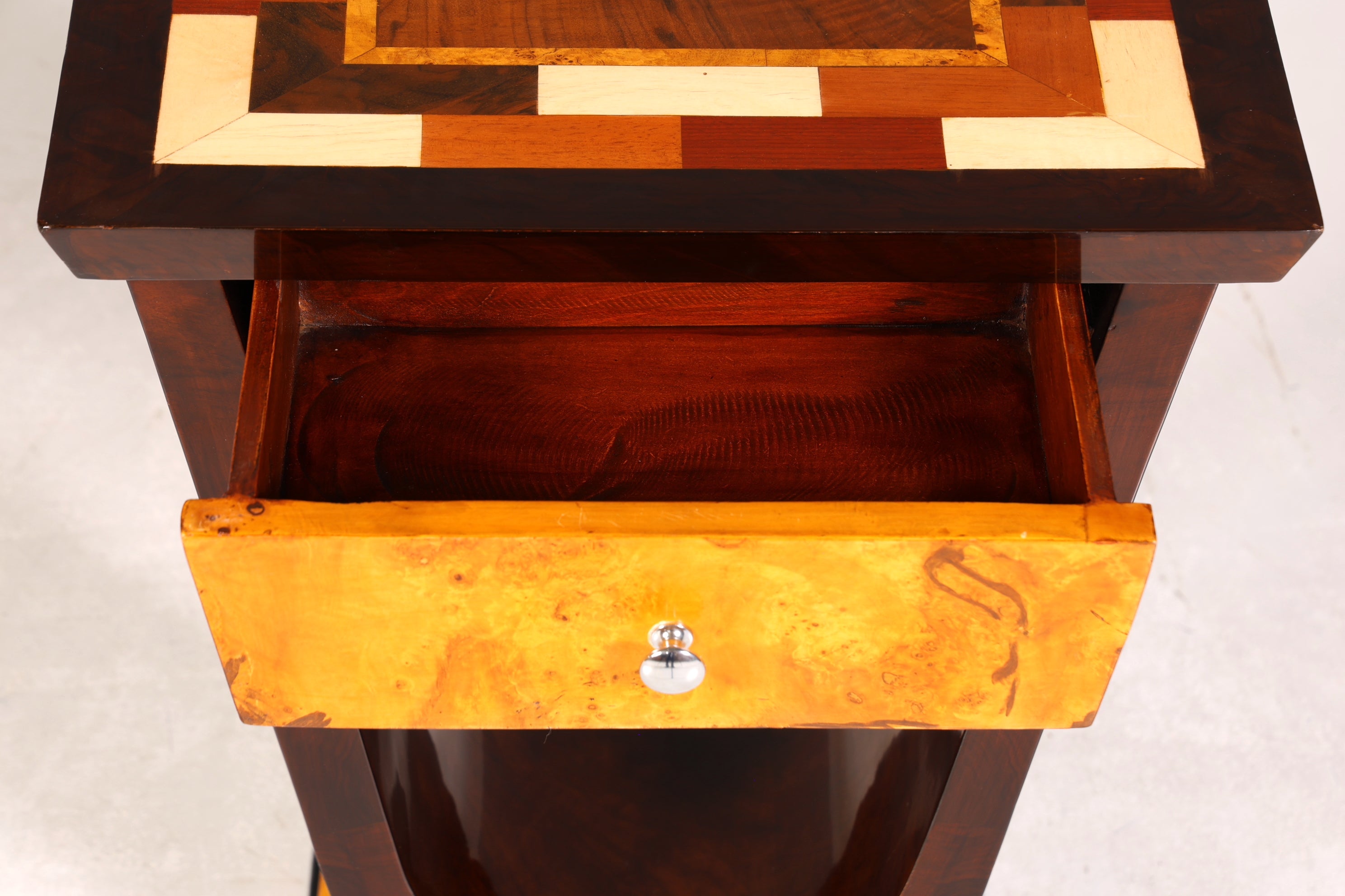 Fantastic Art Deco style chest of drawers, side table, bedside table, storage table