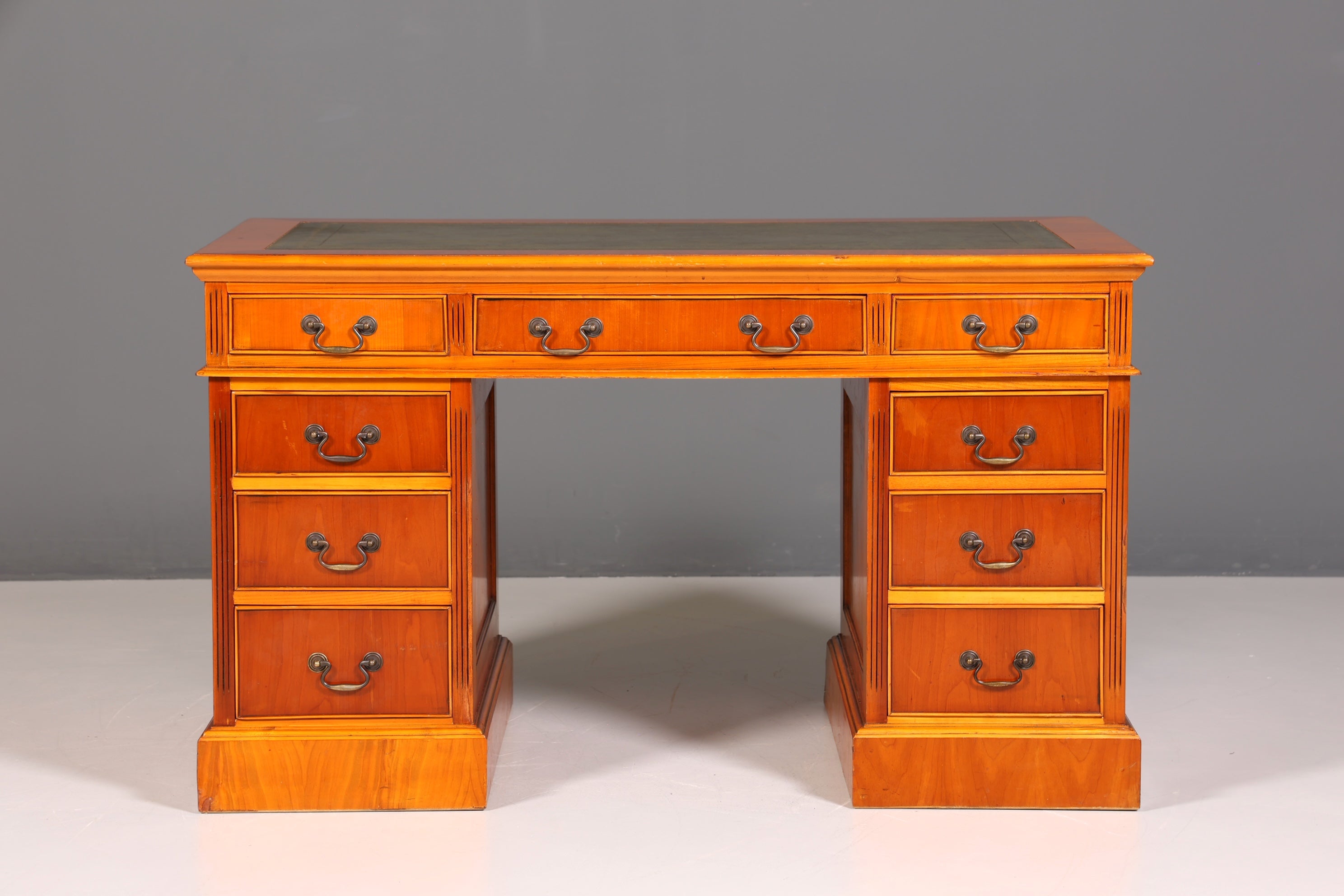 Wunderschöner Englischer Schreibtisch Englisch Eibe Desk Leder Auflage Antik Stil Bürotisch Office Desk